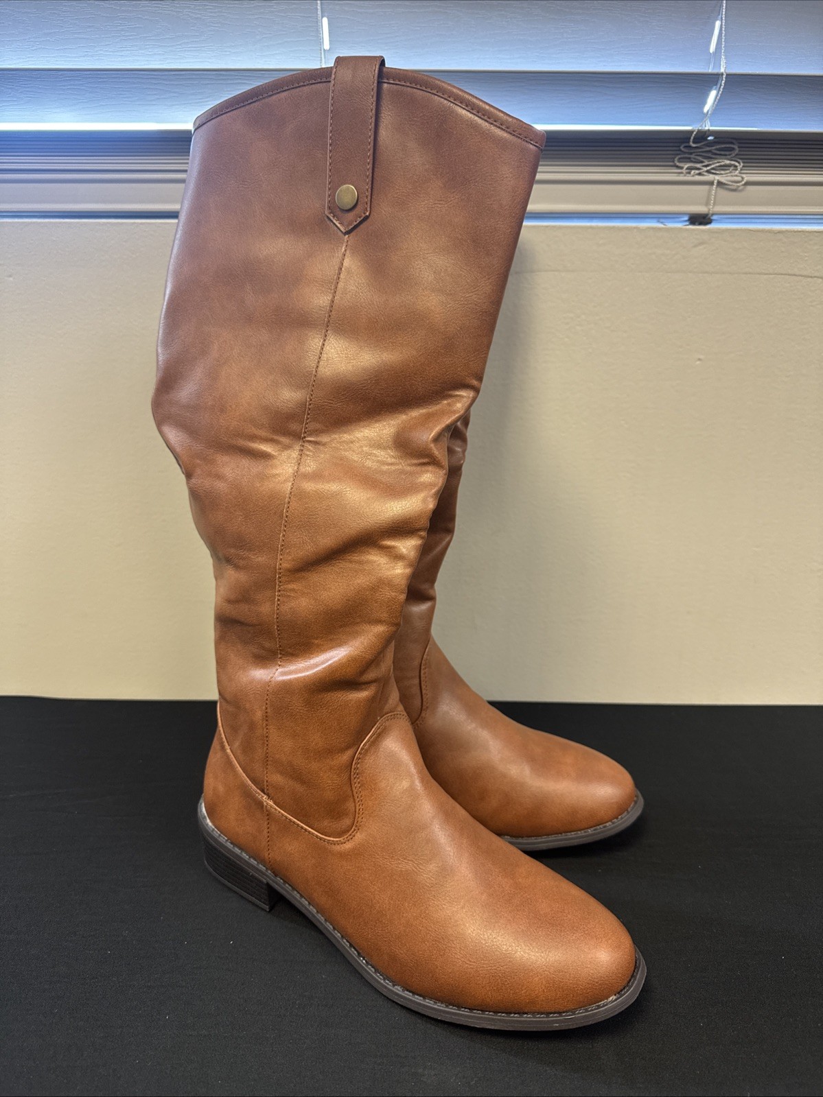 LONDON FOG Women’s Irie Riding Boot Wide Calf Size 10 W