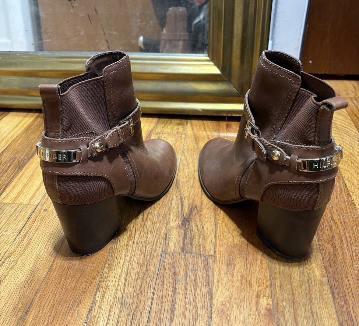 EUC Tommy Hilfiger Brown Gold Hardware Leather Ankle Boots Size 7M