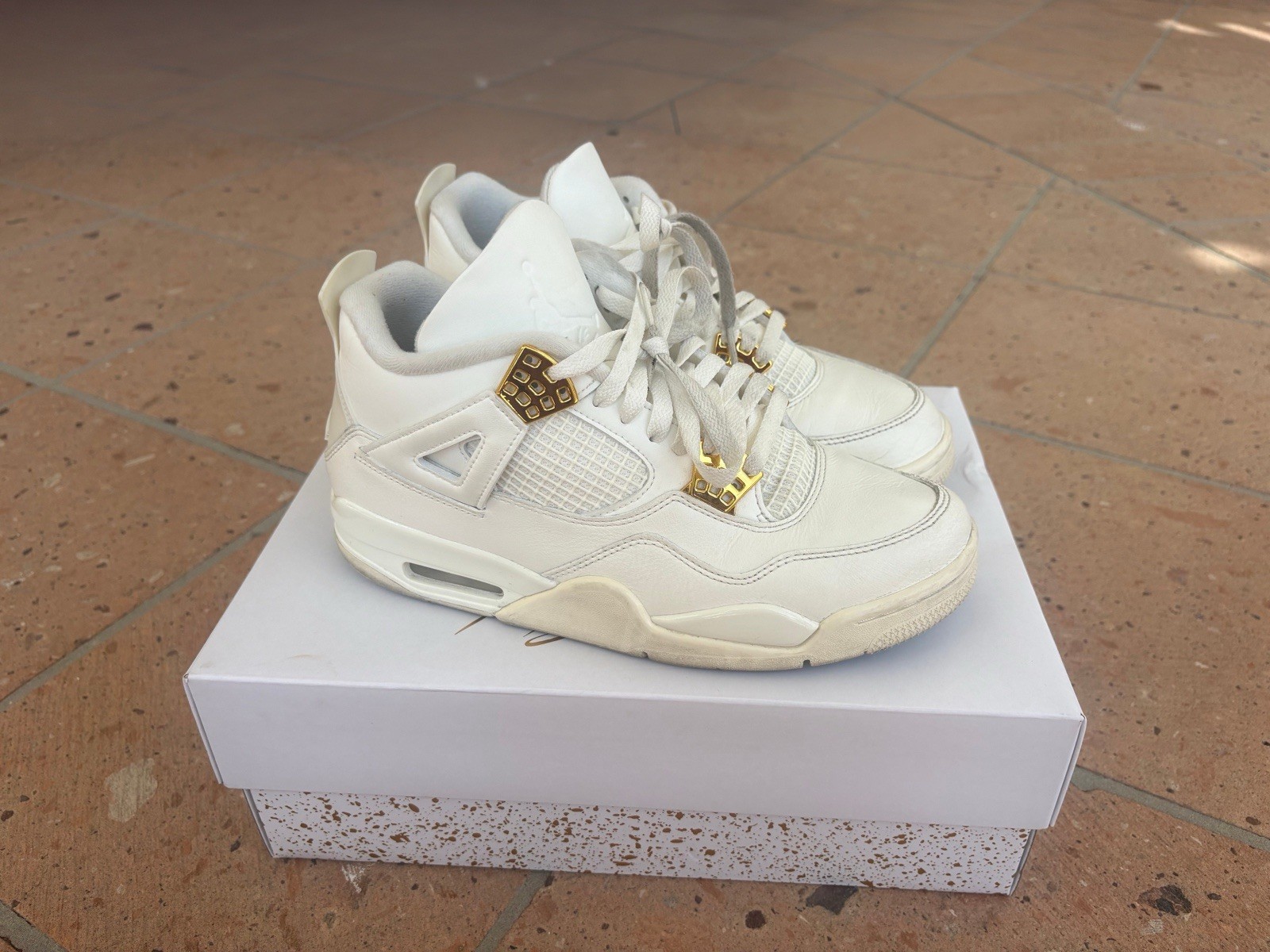 Air Jordan 4 Retro Metallic Gold Women’s Sneakers Size W 9.5/M 8