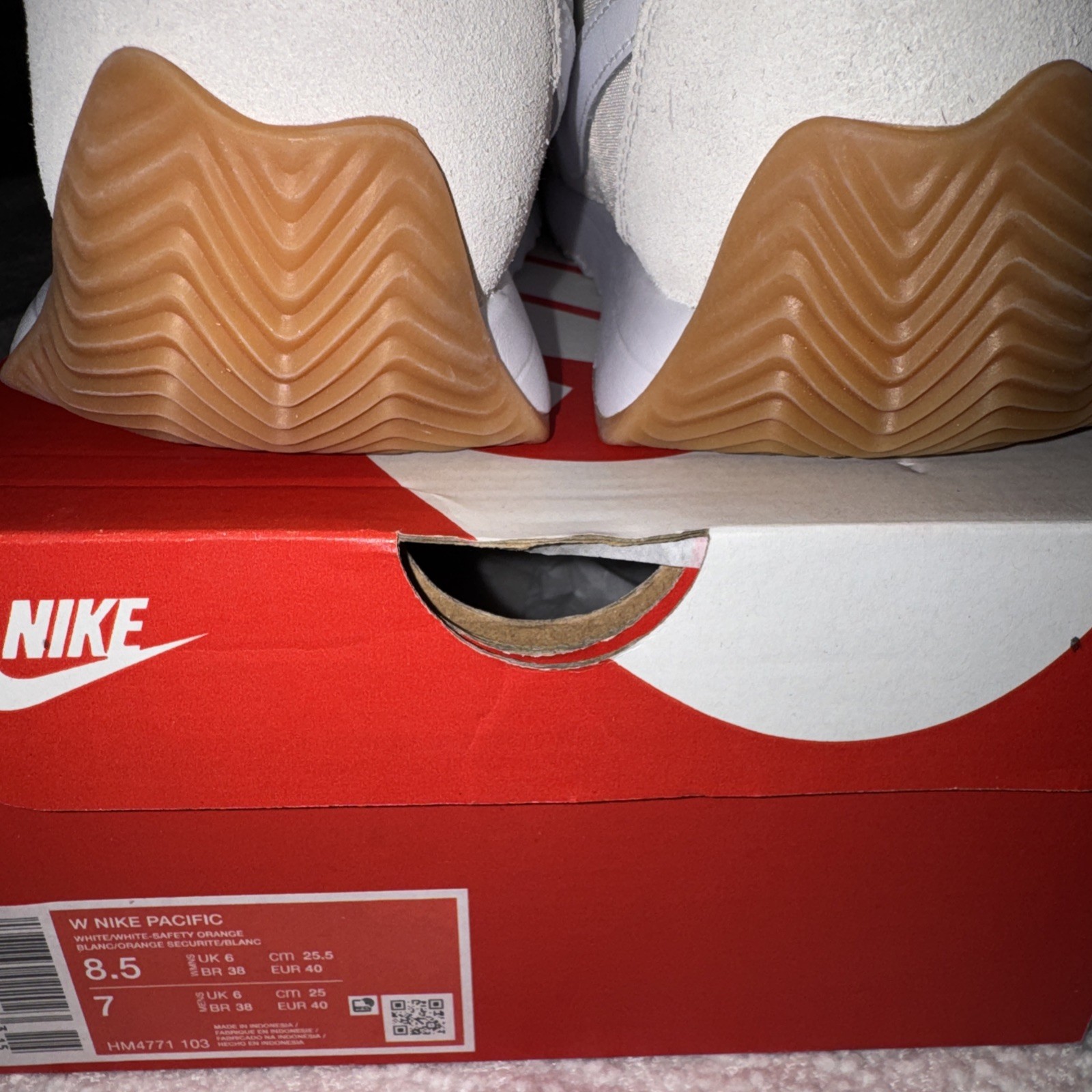 W Nike Pacific Leather White 8.5 NIB