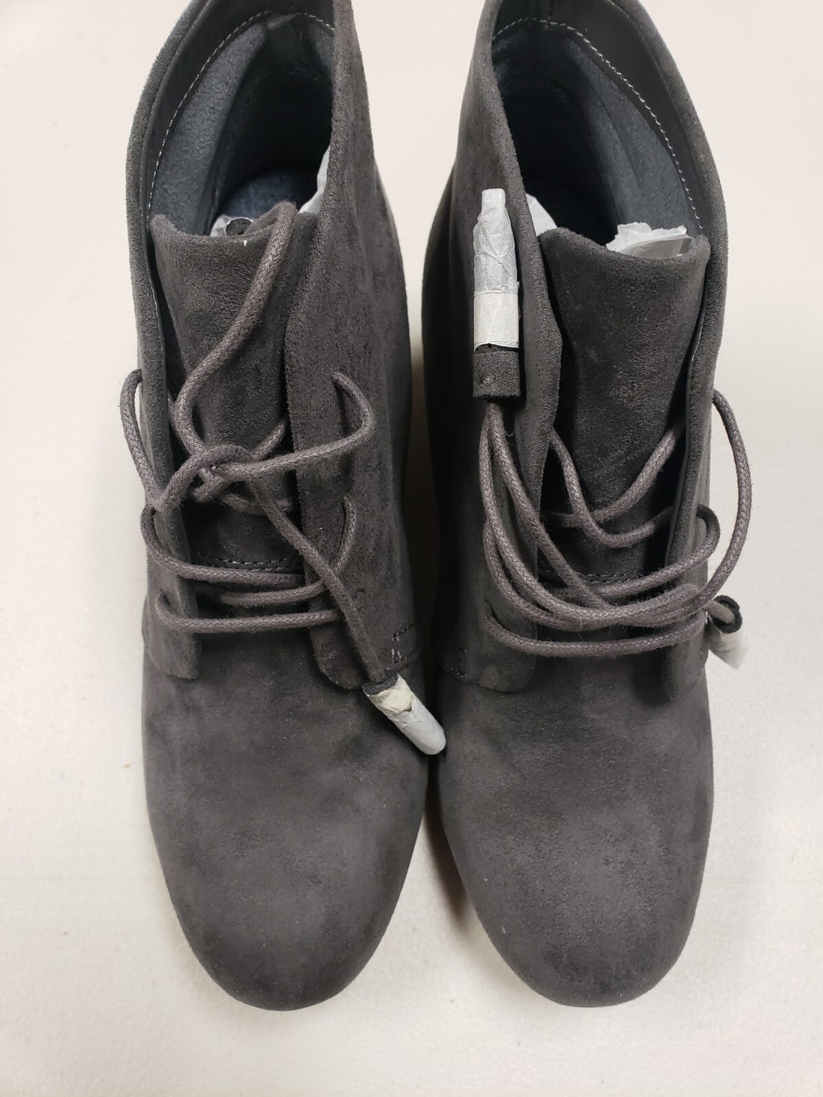 NIB Dr. Scholl’s Womens Dakota Booties Dark Gray Microfiber Suede Tie Wedge 8.5W