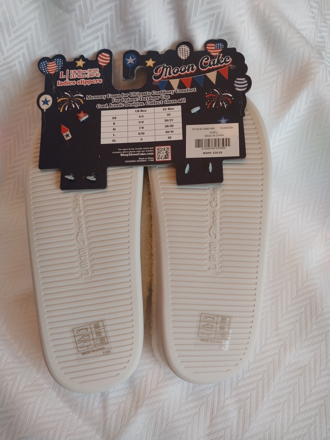Patriotic USA Slippers Stars Ribbons Red White Blue Moon Cake Women’s 9-10 L NEW