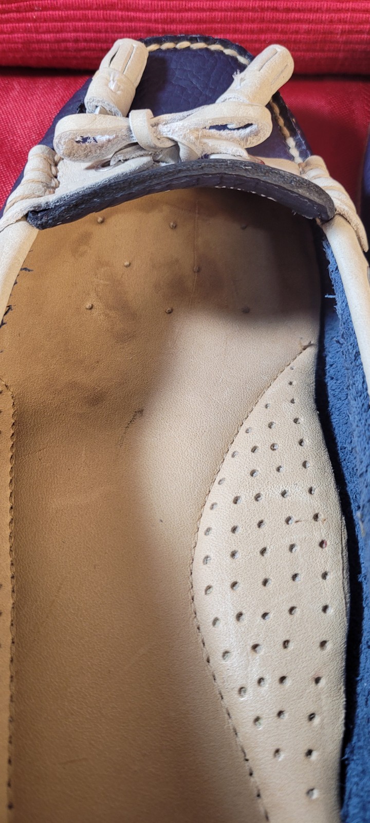 L.L. Bean Women’s Leather Moccasins Boat Shoes Size 11 Cream And Navy Blue