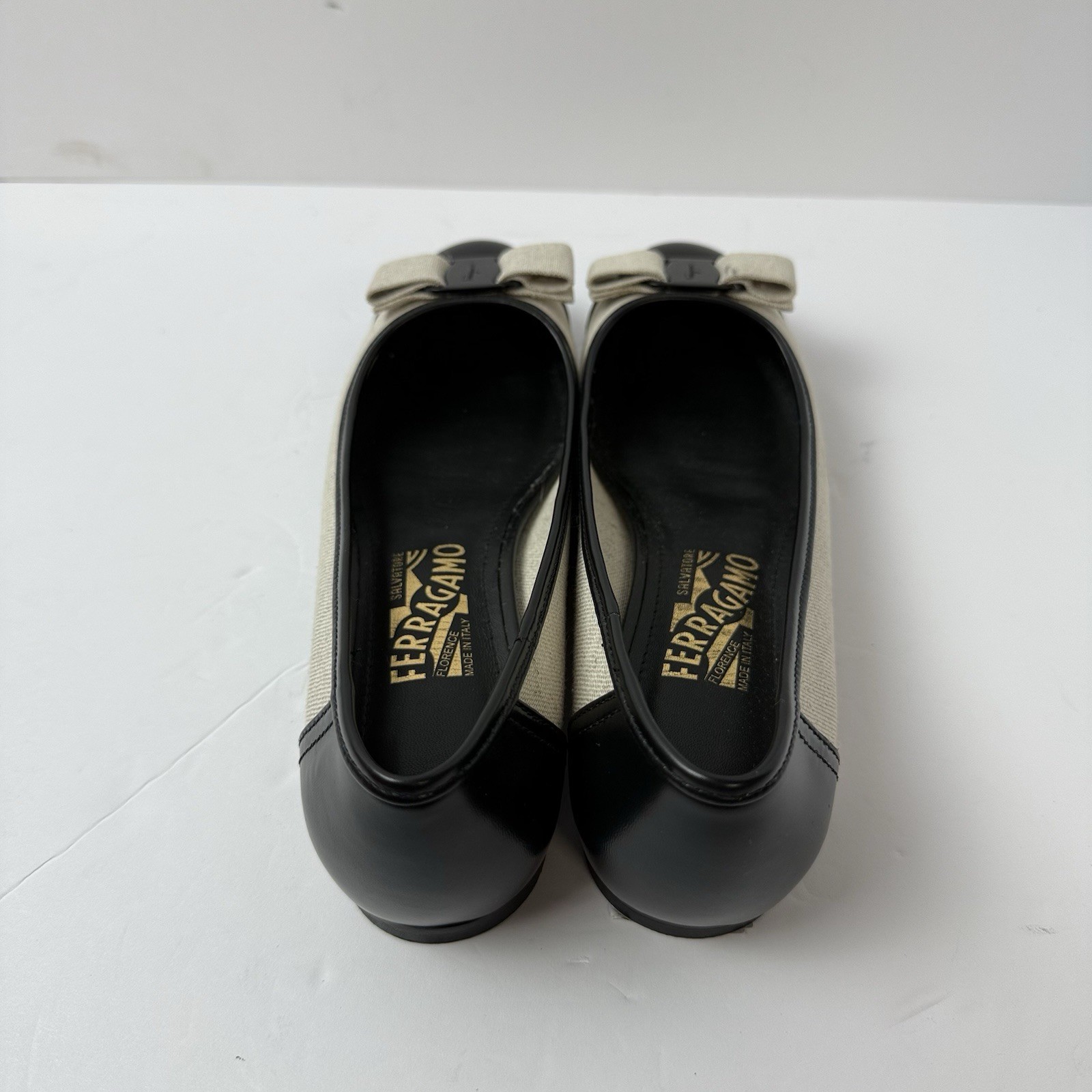 Ferragamo Canvas Leather Varina Flat Sz 8 New