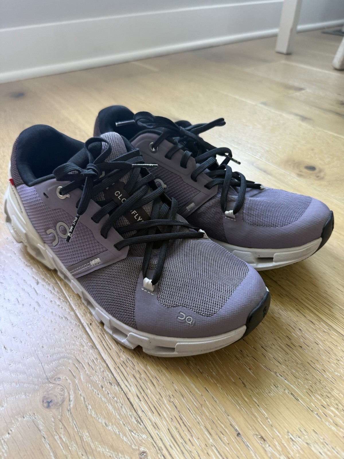 On cloud Running Cloudflyer 4 Women’s Running Shoes Size 8.5