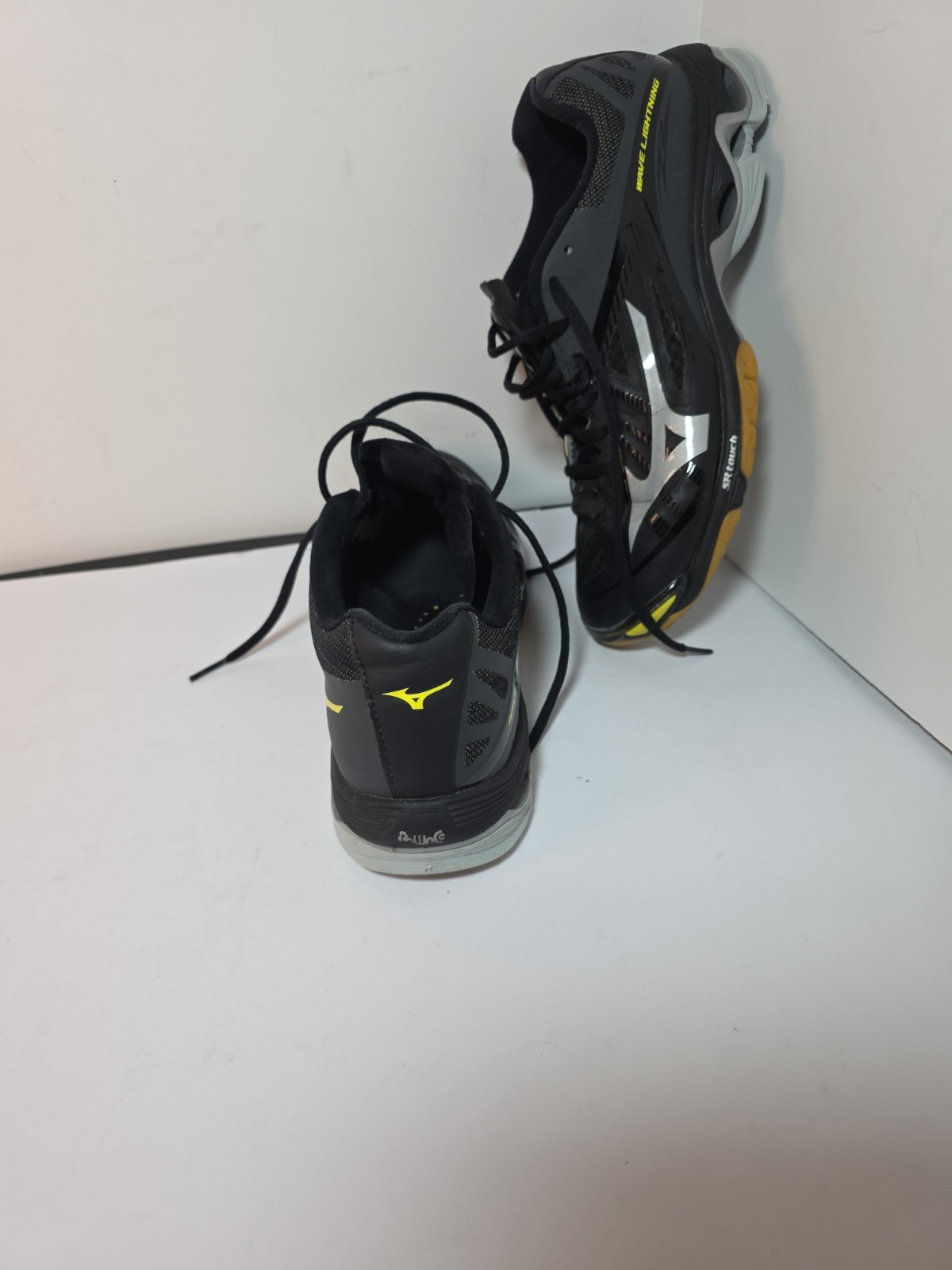 Mizuno Wave Lightning Z Volleyball Shoes Black Silver Yellow US Size W11