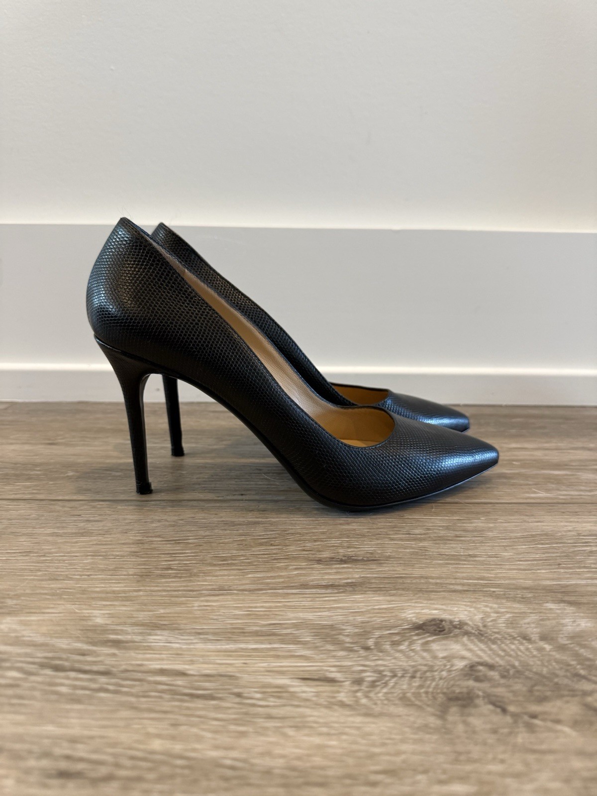 Longchamp Black Textured Leather Pumps Size: EU 36.5 / US 6.5