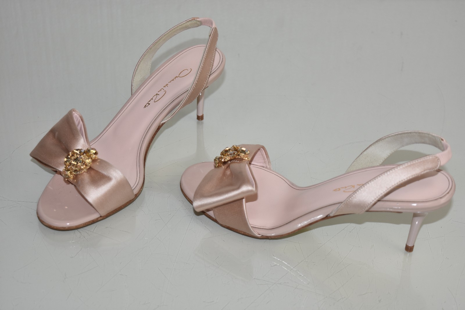 $870 NEW Oscar de la Renta MILLIE 55 Sandals Nude Satin CRYSTAL JEWELED Heels 37