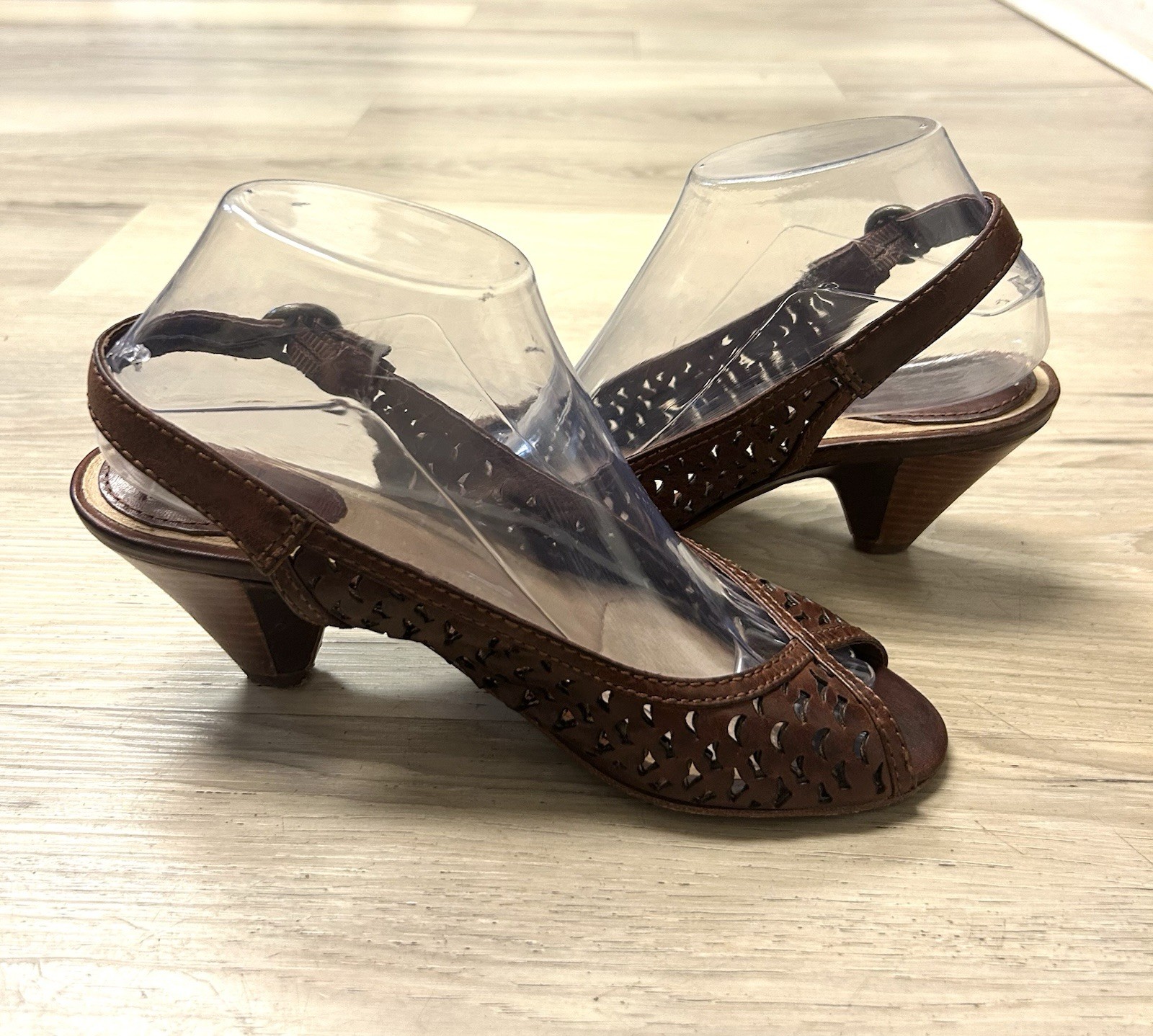 Frye Sandals Maya Brown Leather Cutout Slingback Pumps Studded Women Sz 7.5M