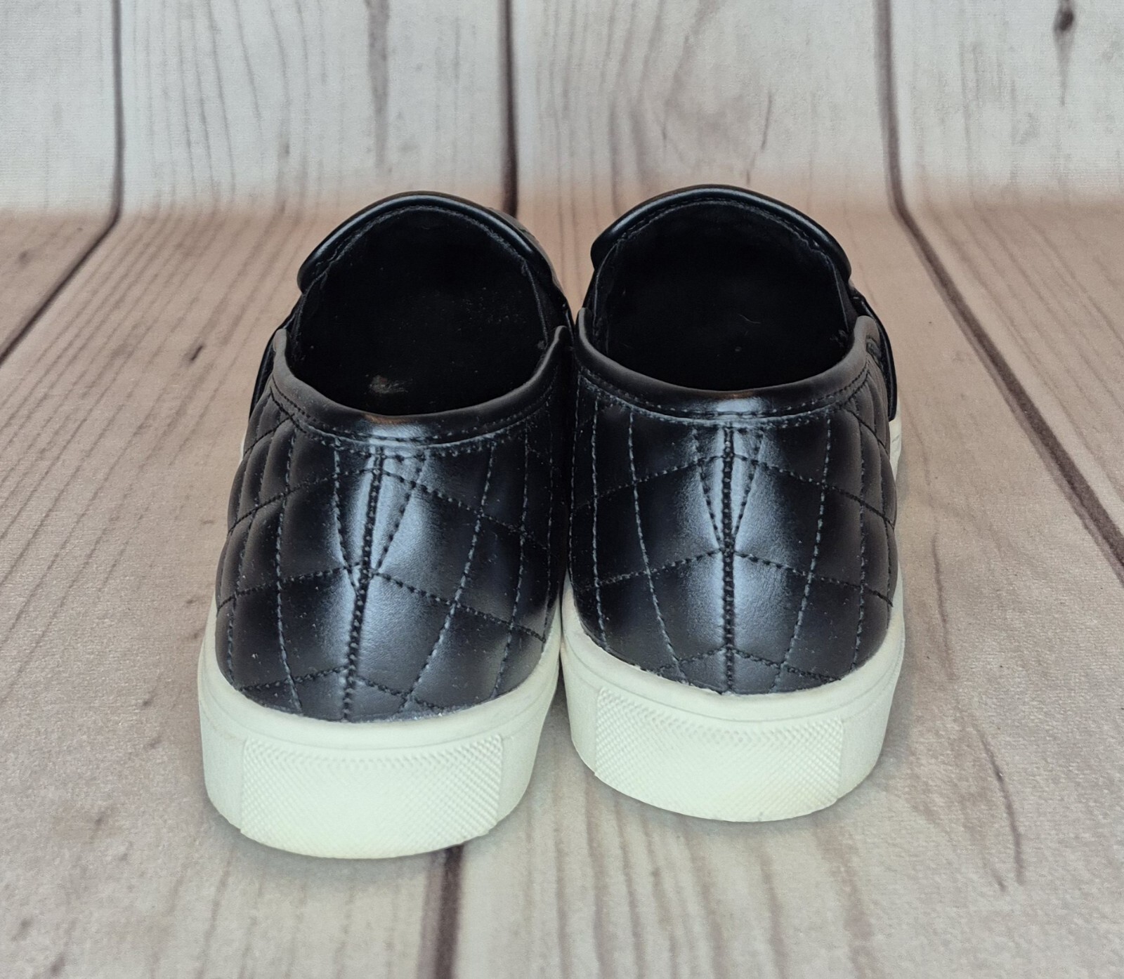 Eva & Zoe Women’s Size 8.5M Juno Black Quilted Leather & Textile Shoes