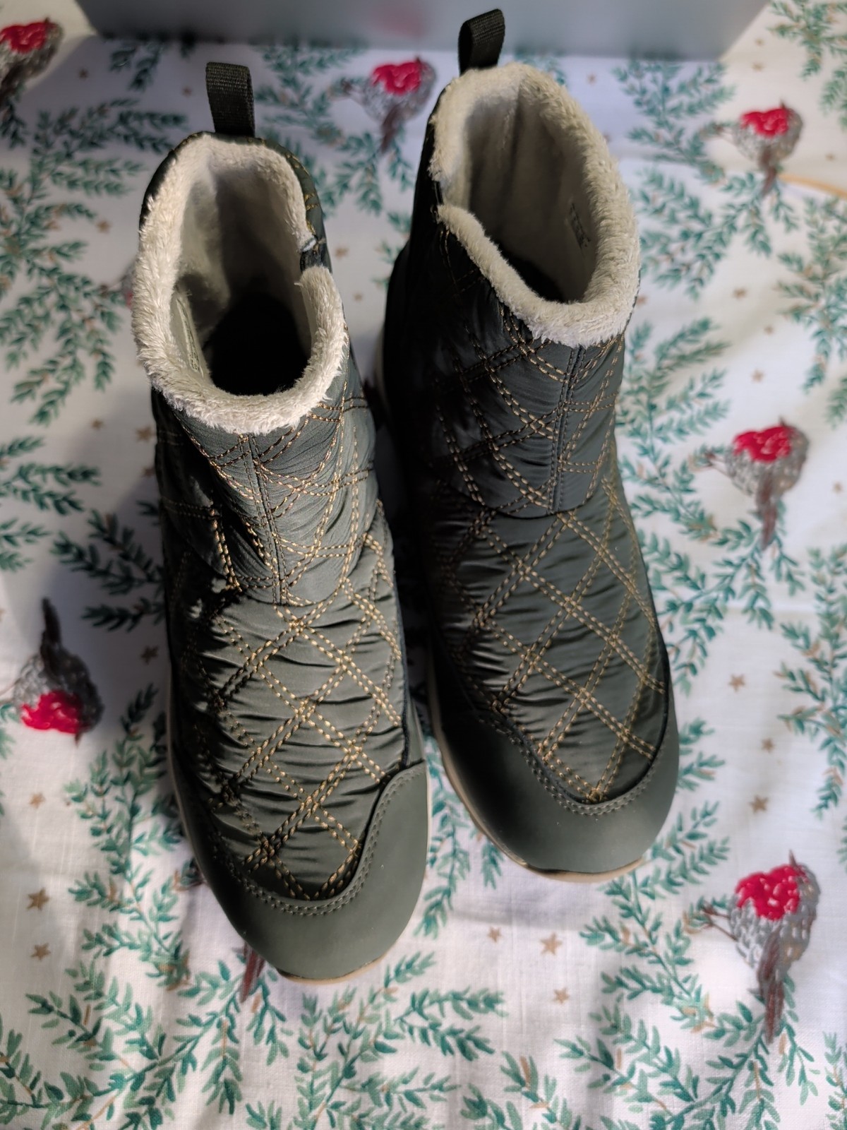 Keen – Terradora II Wintry Pull-On Waterproof – Rosin/Dark Olive 8.5US/EUR 40/7