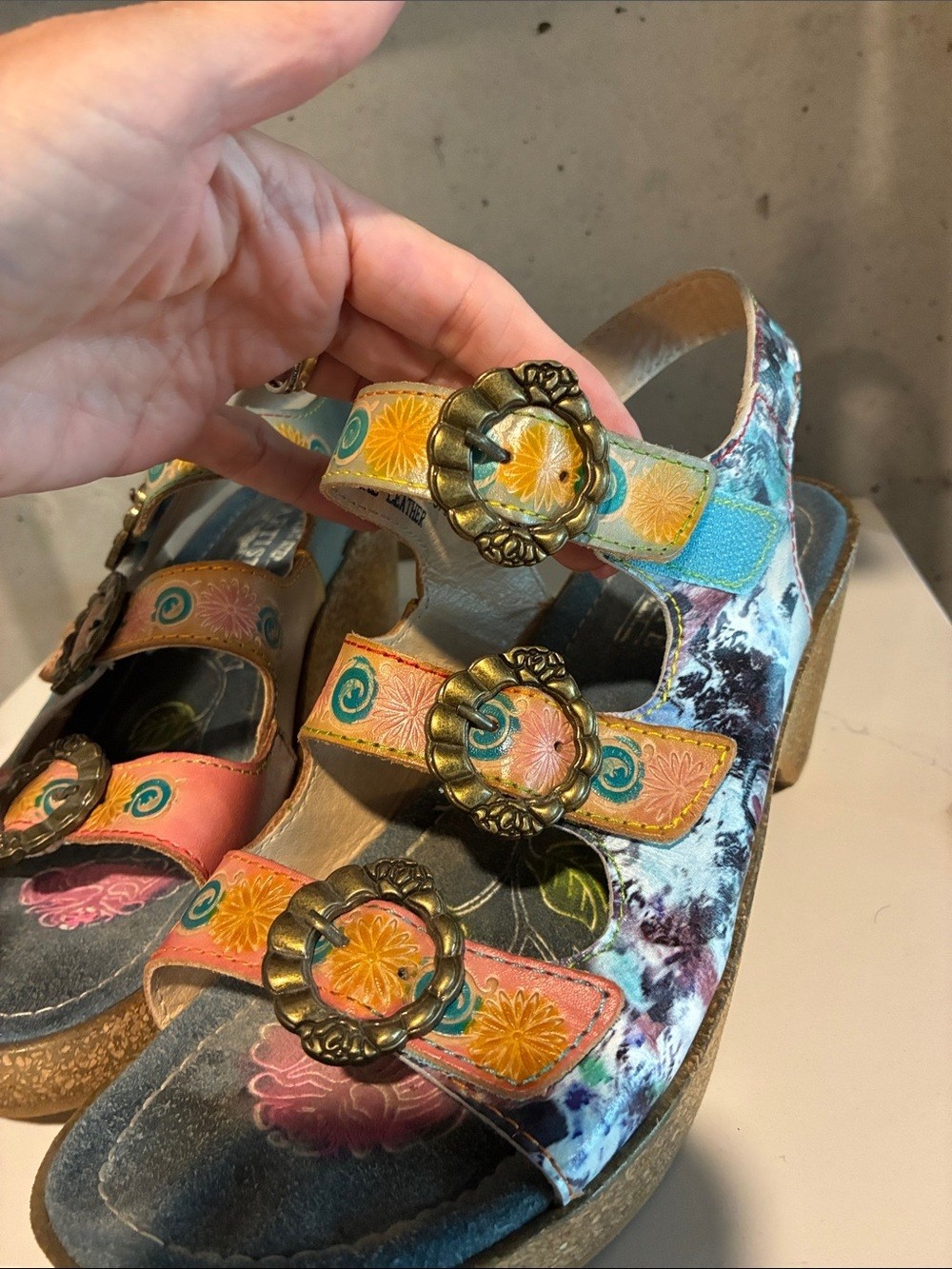 L’Artiste by Spring Step Fillippa Floral Leather Wedge Sandals Artisian- 39-8.5