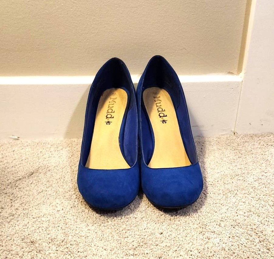 Mudd cobalt blue retro-style “Jupiter” vegan suede pump (size 9M)