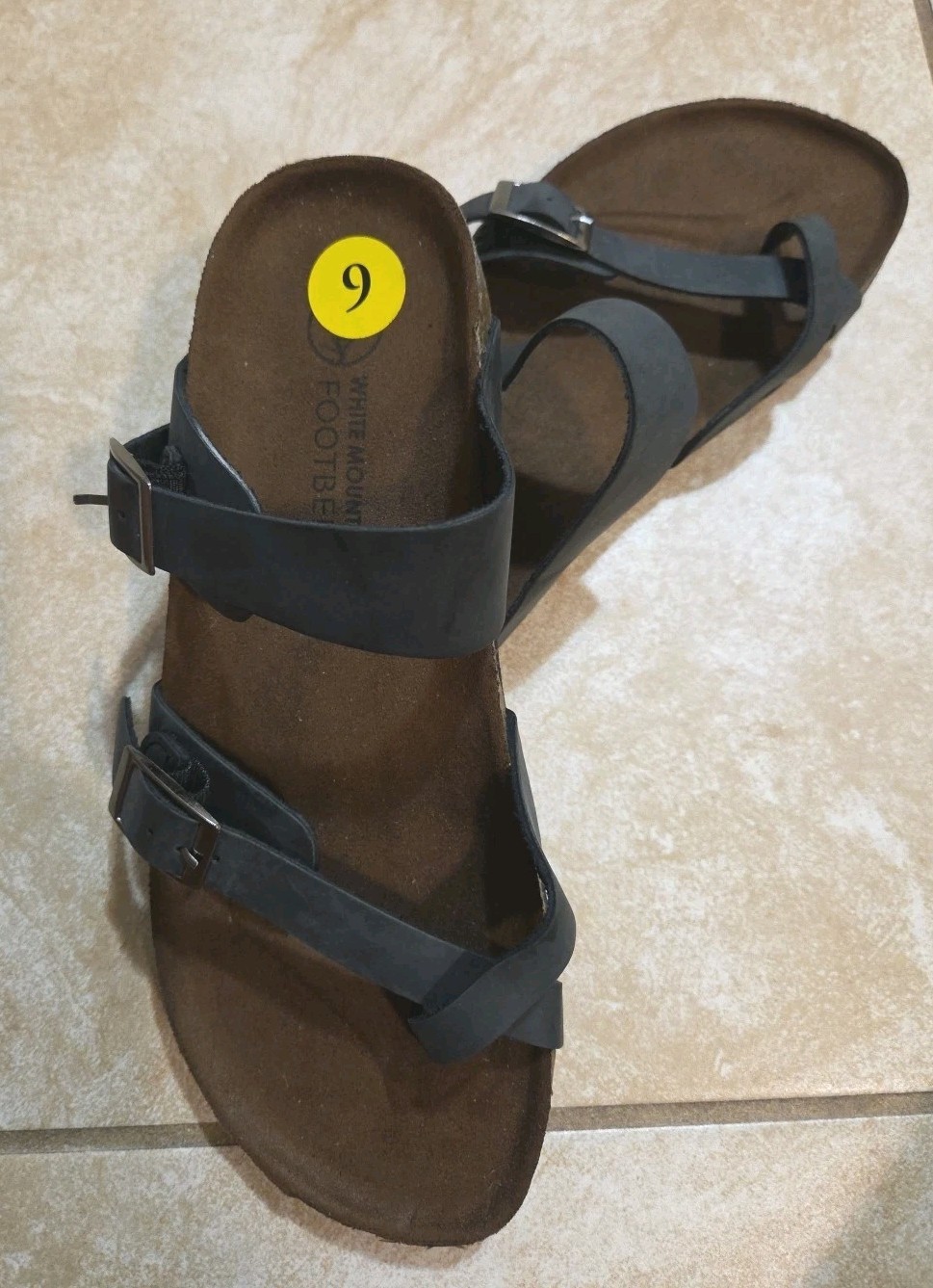 Women’s White Mountain Footbeds Strappy Sandals Color Navy Blue Size 9 NEW !!