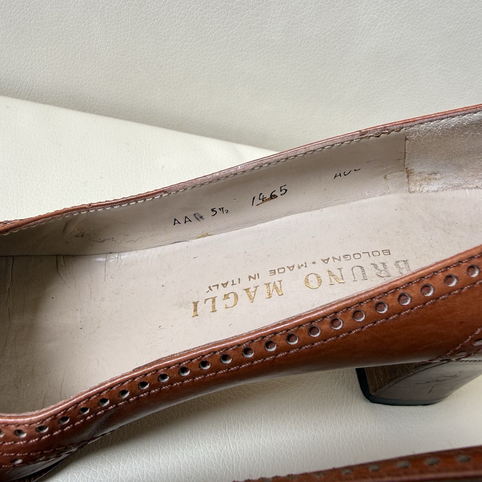 Bruno Magli Women’s Cognac Brown 5.5 AAA Leather Brogue Pumps Italy Block Heel