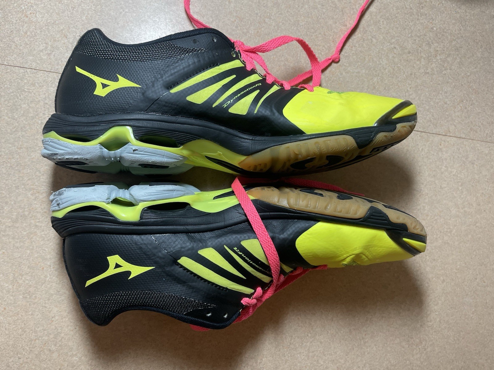 Mizuno Wave Lightning Z Volleyball Shoes Black Silver Yellow US Size W11
