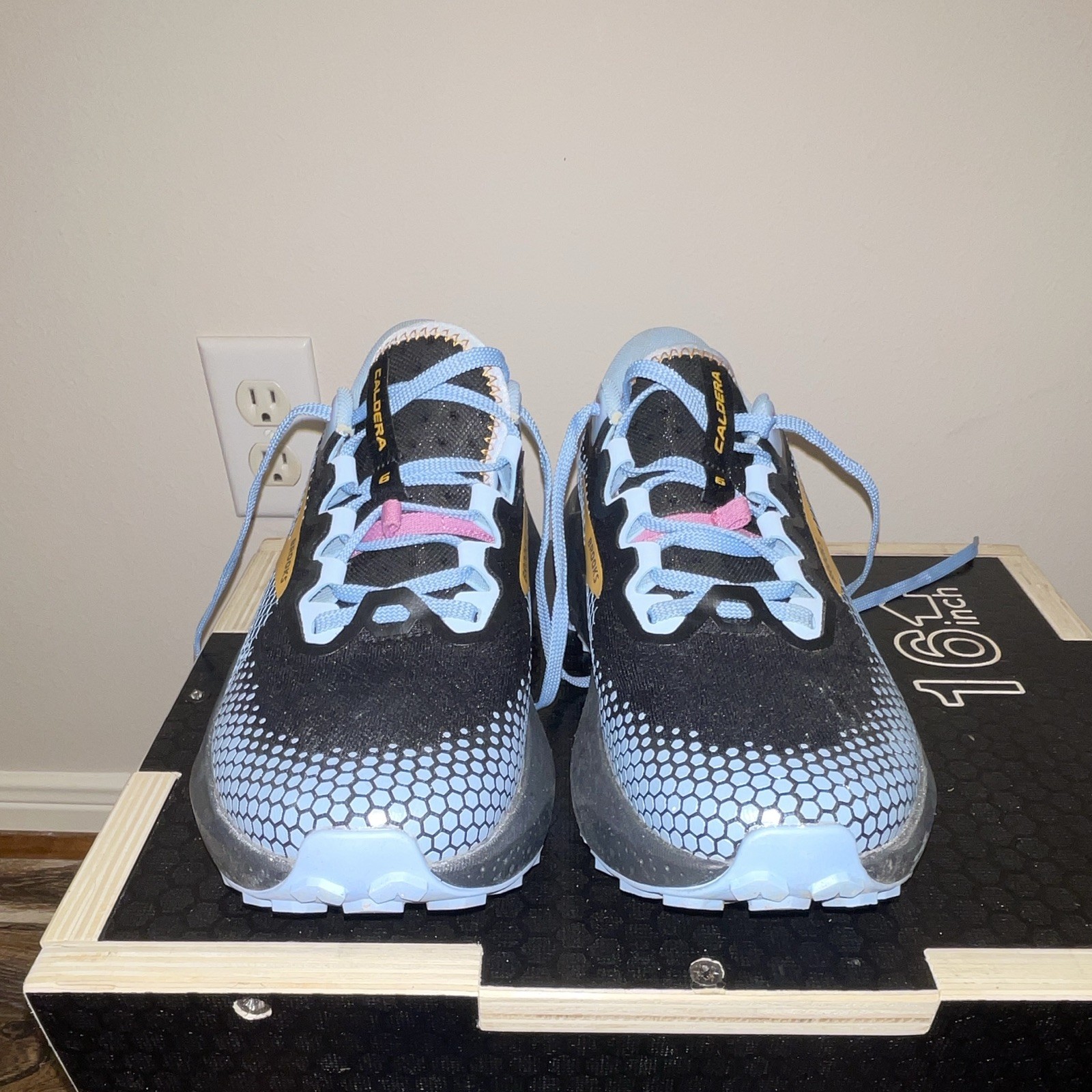 Brooks Caldera 6 Trail Running Shoes / Women’s 10Lace-Up Mesh Low top