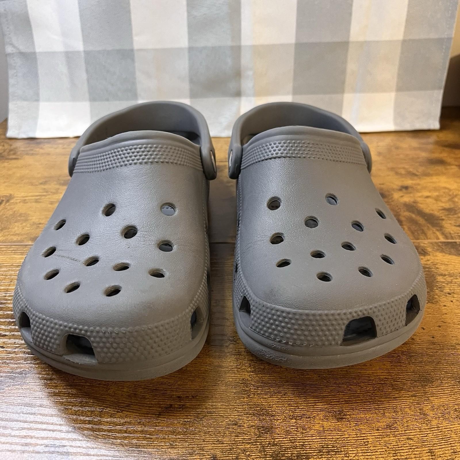 Gray CROCS Classic Band Sandals Men’s Size 7 / Women’s Size 9 Vented