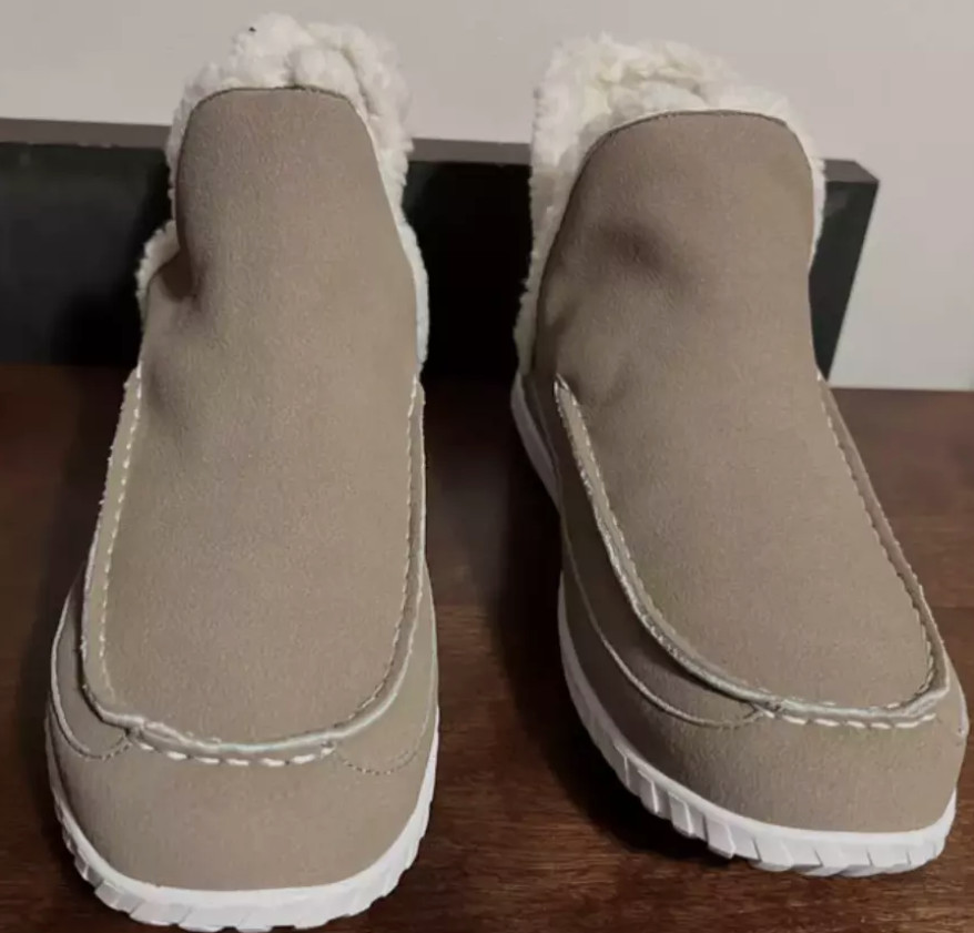 Journee Collection Capreece Tru Comfort Foam Womans Slipper Boots – Size 8.5