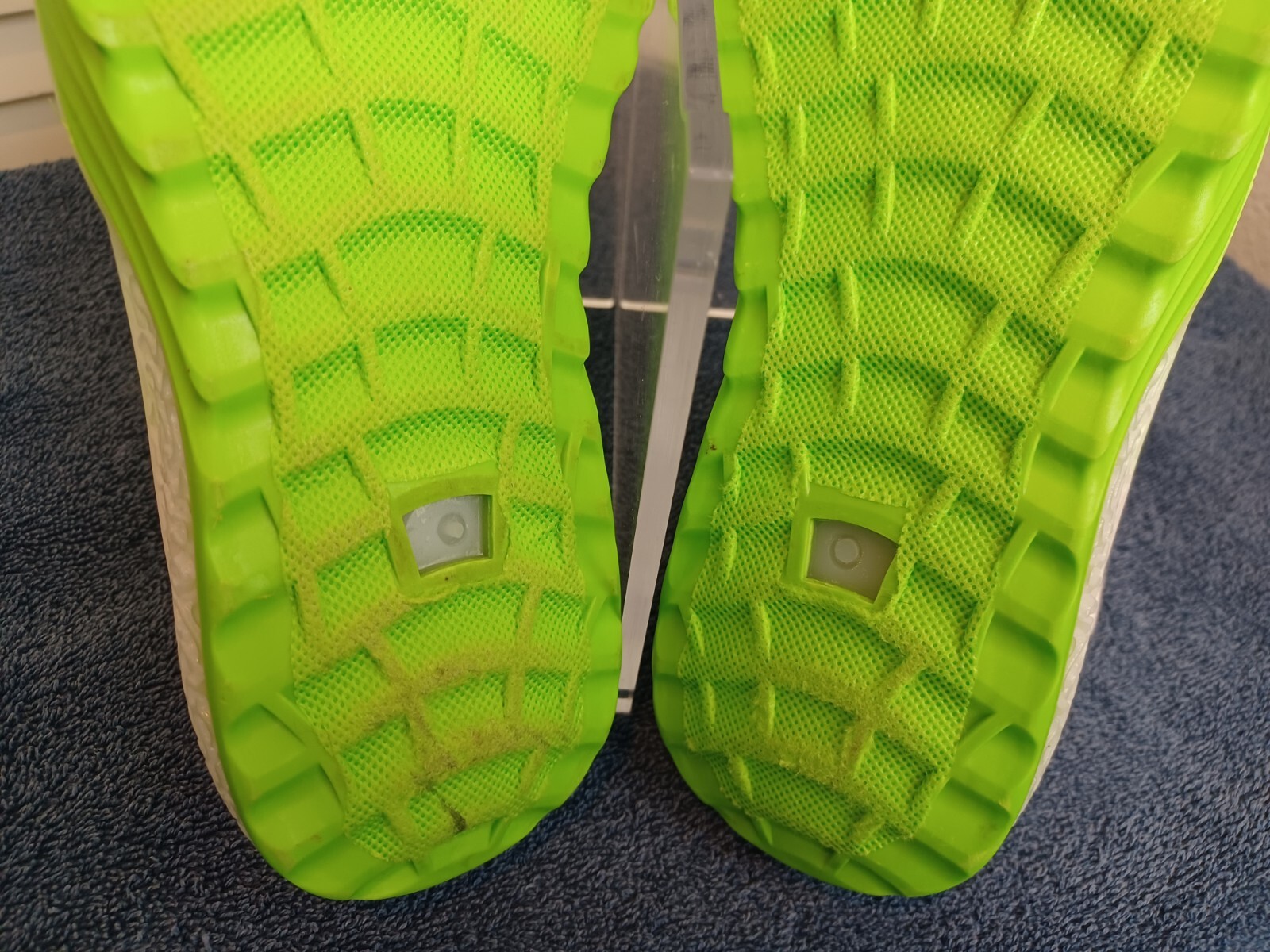 Danskin Positive Ultra Light Comfort Women’s White Neon Green Shoes Size 8