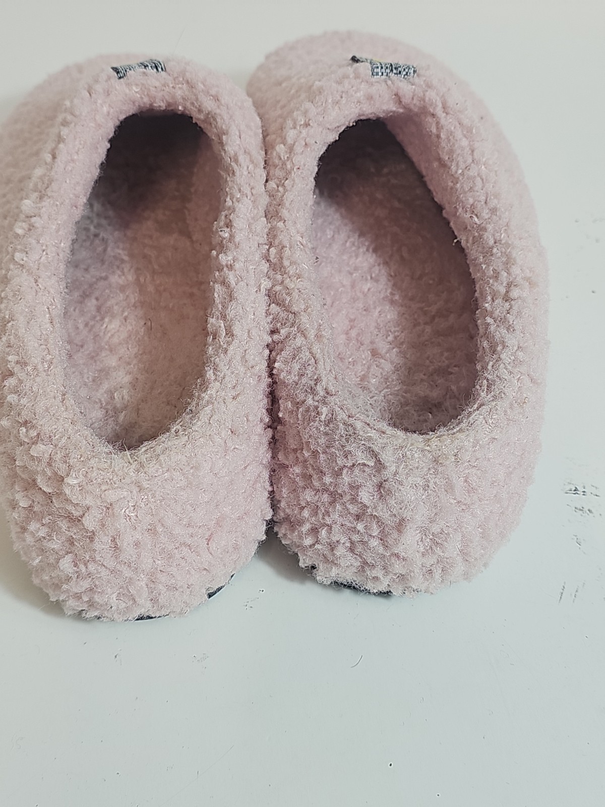 Bombas Woman’s Size 7″ Sunday Slipper Faux Sherpa Slipper Plush Foam Footbed