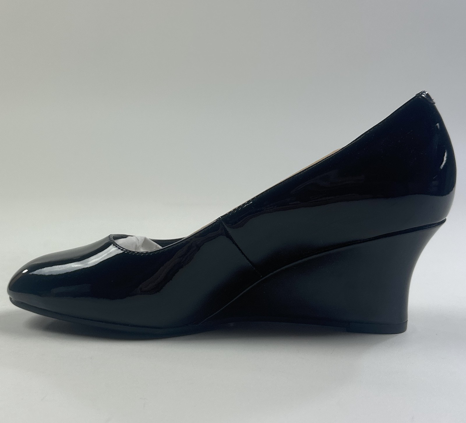 Clarks Olivette Pearl Black Womens 7.5 Patent Leather Heels Wedge Shoes 26180044
