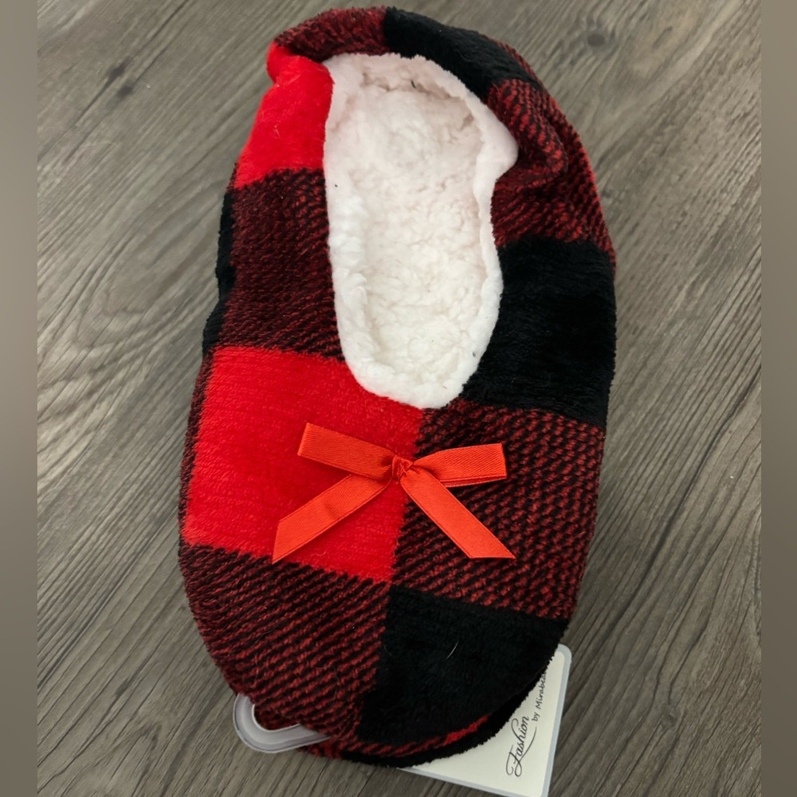 NWT Plaid Flannel Fleece Slippers Size S/M