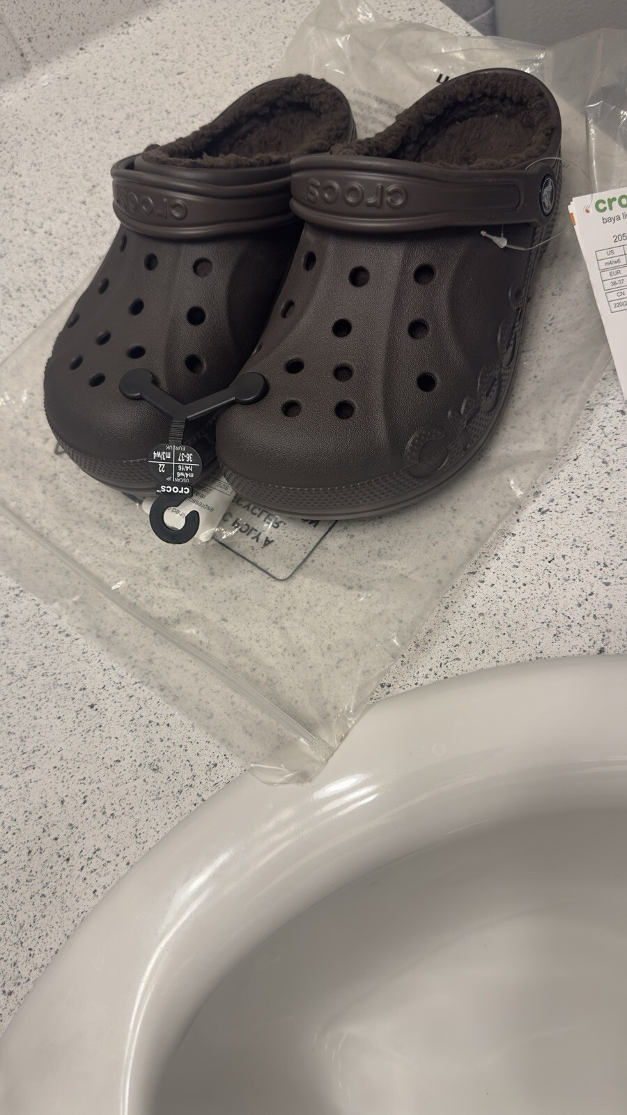 Crocs Baya Lined Clog Fur Espresso Relaxed Fit Unisex Men Size 4, Women’s Size 6