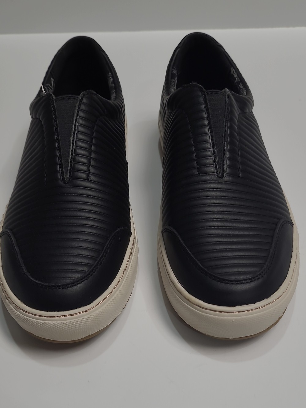 Bob’s from Skechers Black Slip-On Casual Sneakers – Size 9