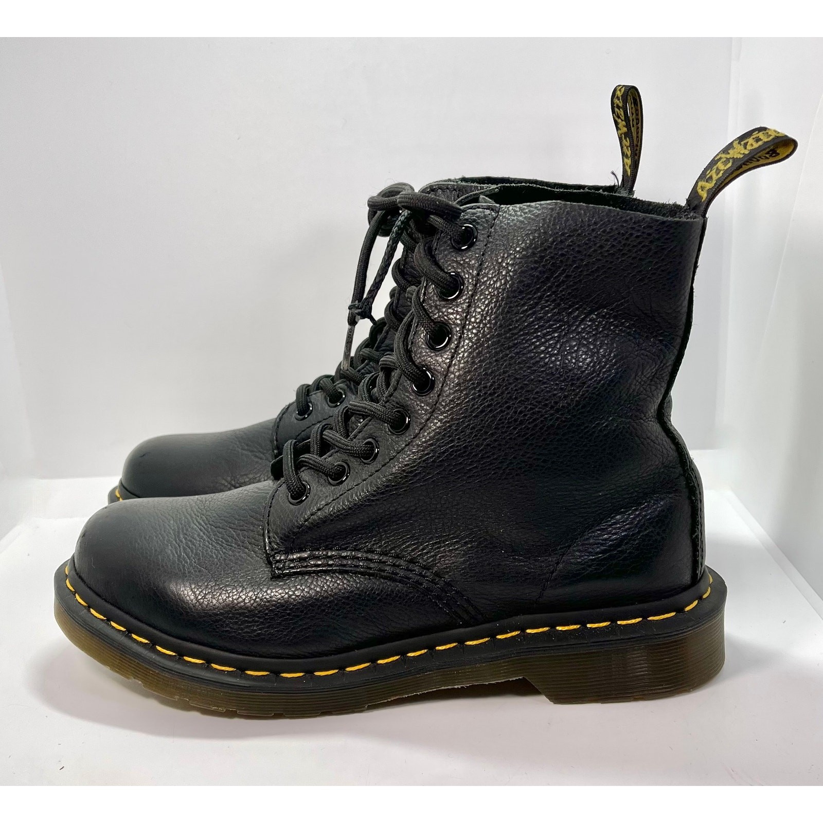 Dr Martens 1460 W7 Pascal Virginia Leather Lug Sole Combat 8 Eye Boots 13512006