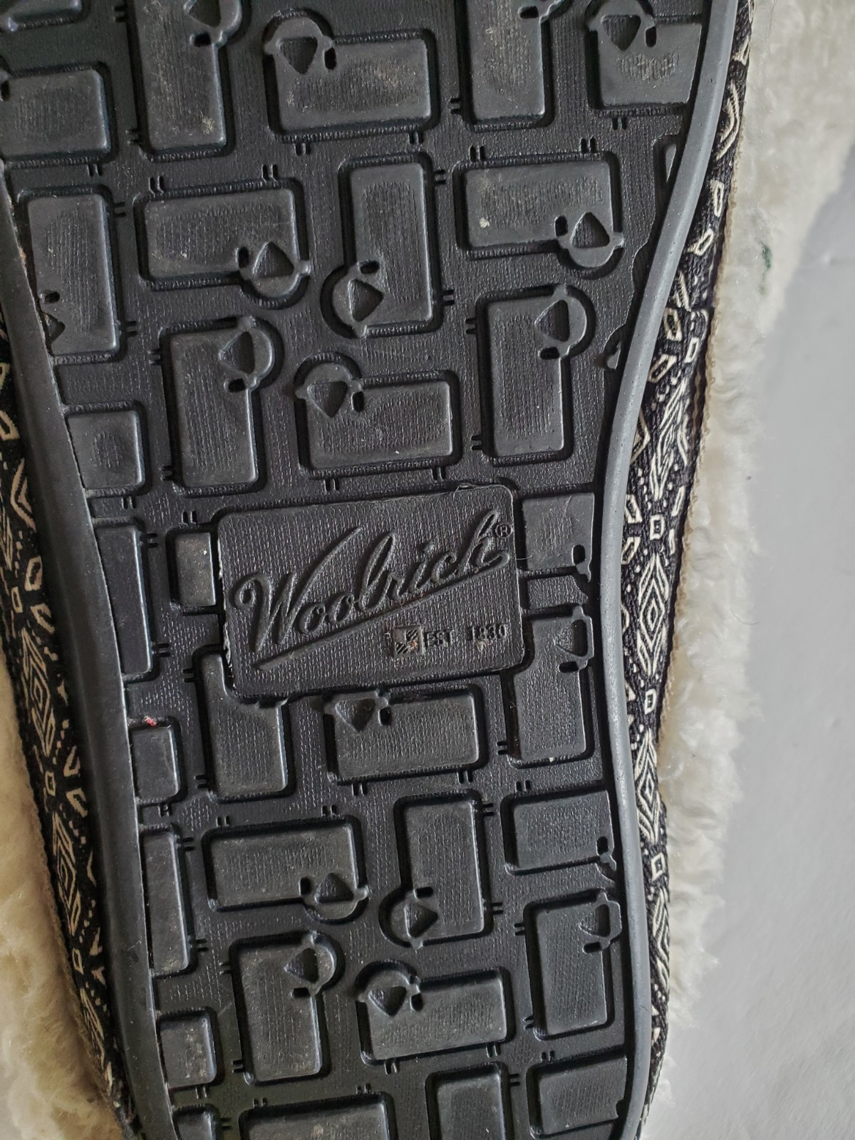🐑WOOLRICH🐑 Women’s White & Black Fleece Winter Bath Slippers Sz 10
