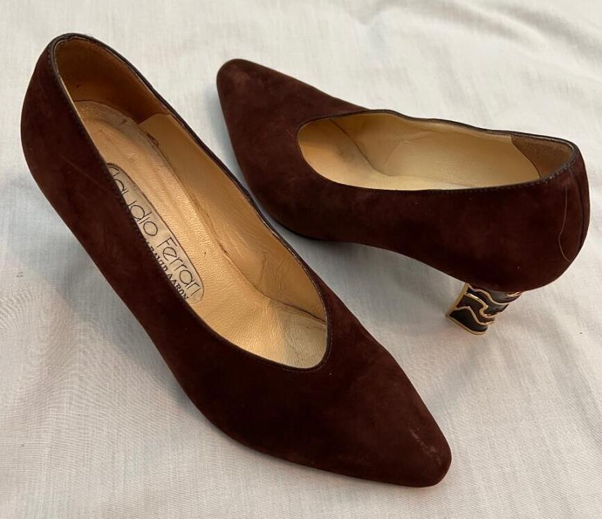 DAVID AARON sz 5 brown suede gold enamel 3″ heel shoes pumps WOW