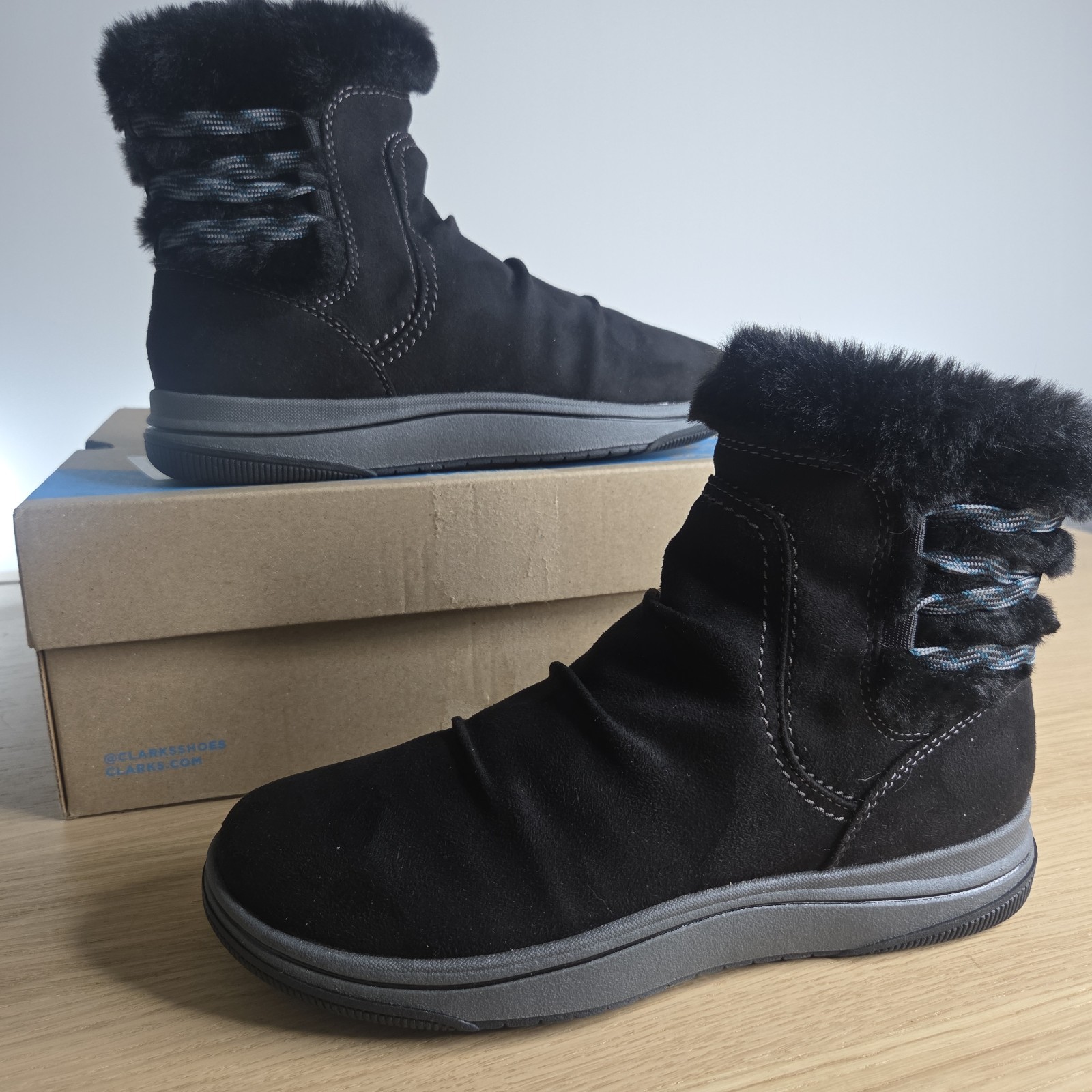 Clarks Cloudsteppers Breeze Cozy Black Noir Fall & Winter Boots Women’s Size 7.5