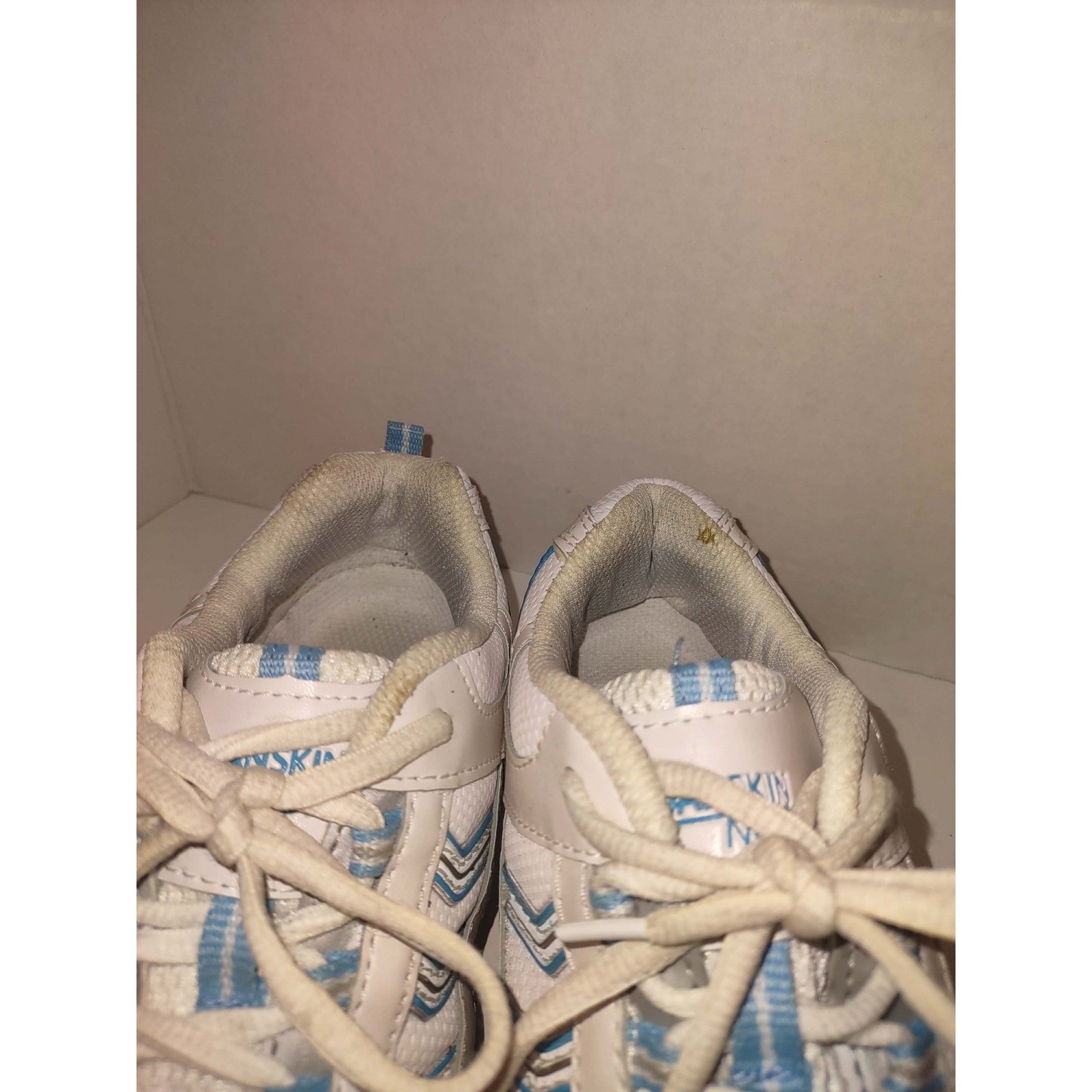 Danskin Now Joanie Womens 9 White Blue Silver Athletic Walking Sneakers 2585678