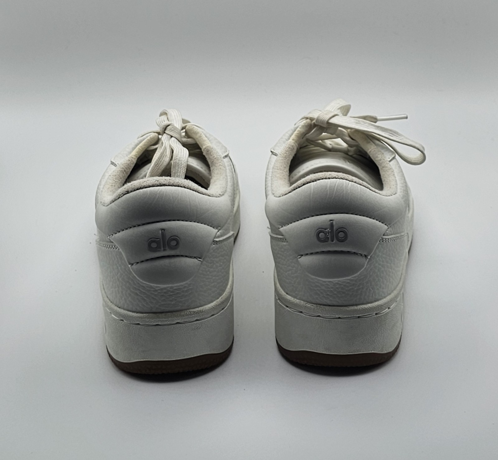 ALO Recovery Mode Vegan Leather Natural White Gum Unisex Low Top Sneaker W8.5 M7