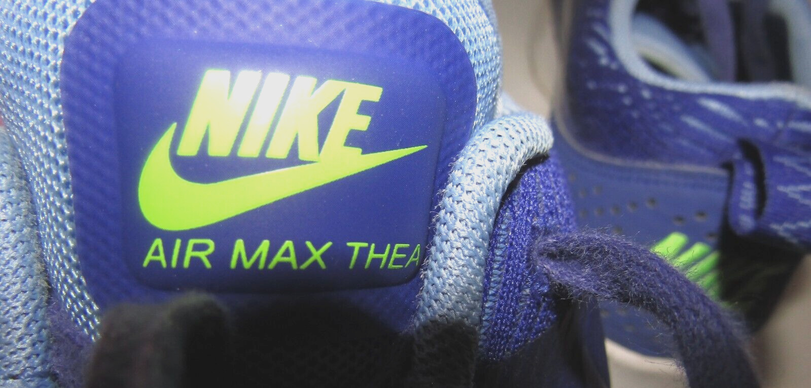 NIKE AIR MAX THEA Women’s Size 11, Blue Athletic Running Sneakers, Leather/Mesh