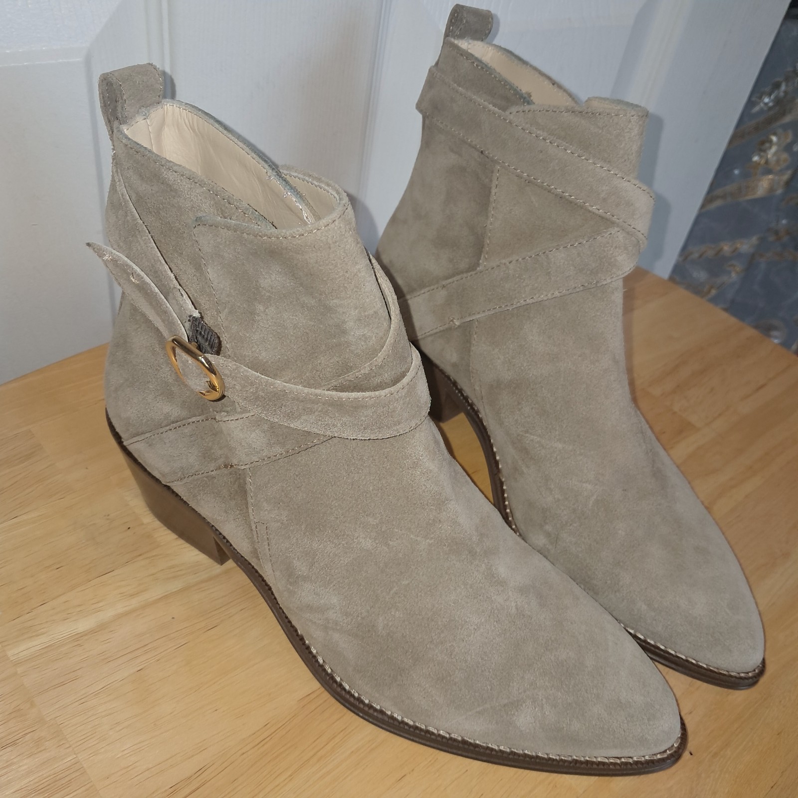 Banana Republic Stella Suede Boots Taupe/Olive Green- Size 7