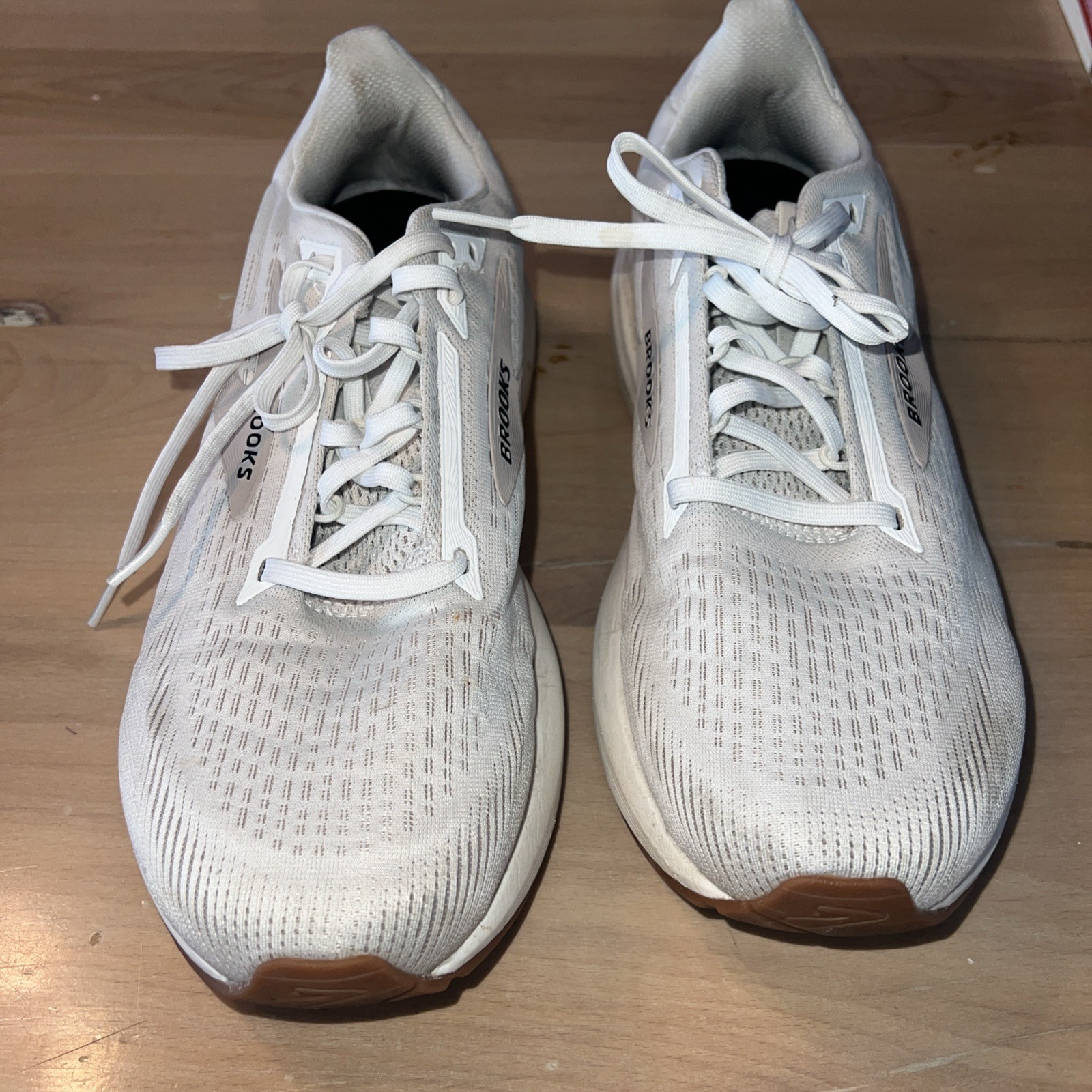 Brooks Revel 8 Women’s 12 Wide White Running Shoe Sneakers