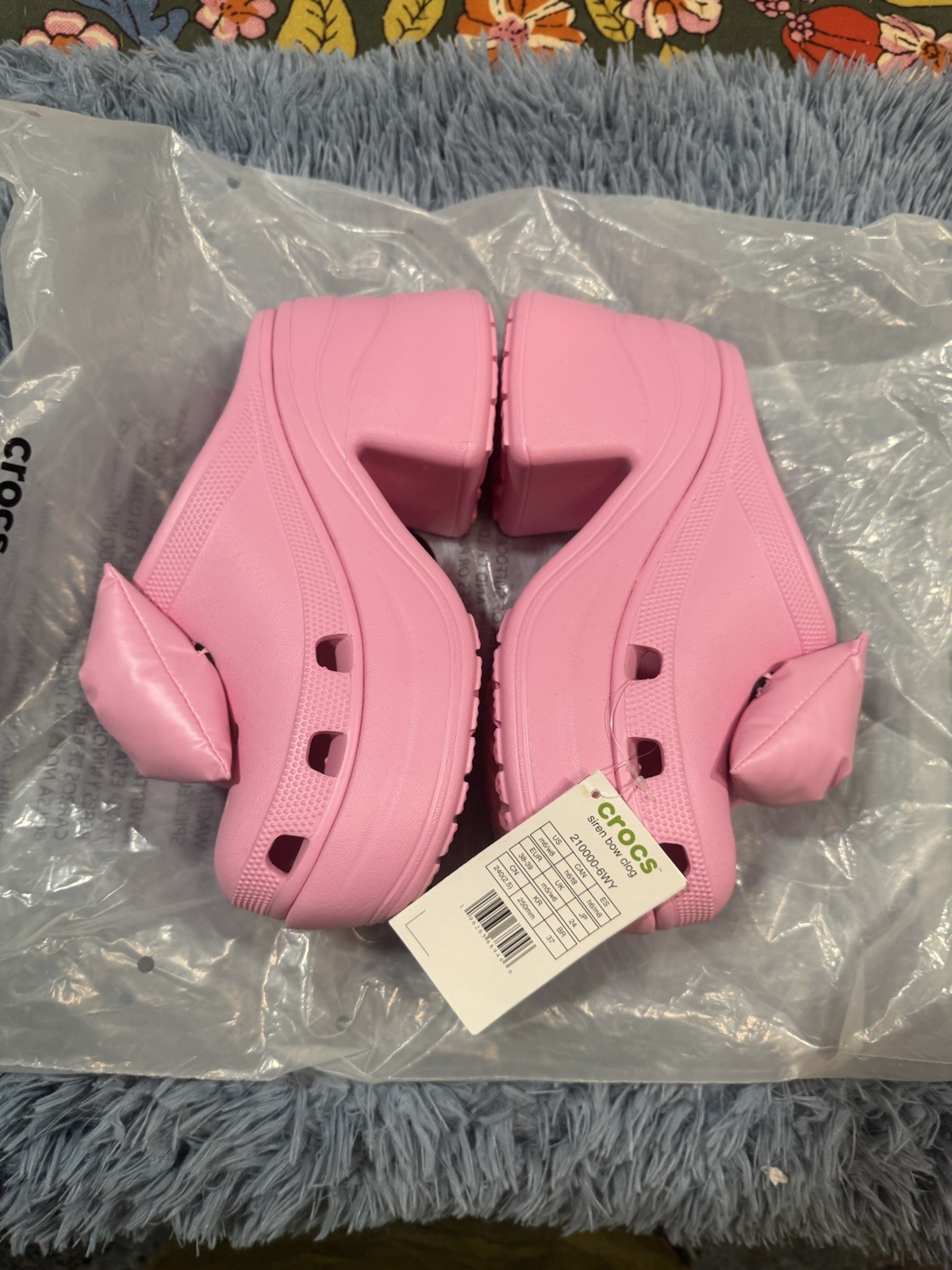 NWT CROCS Siren Bow Clogs In Pink Size 8