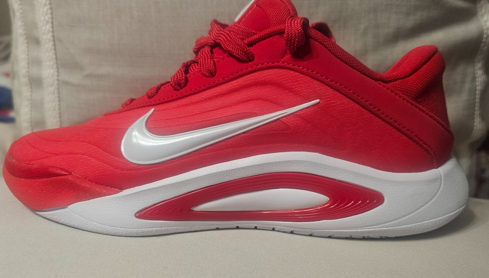 Size 6.5 – New women’s Nike A’One TB University Red