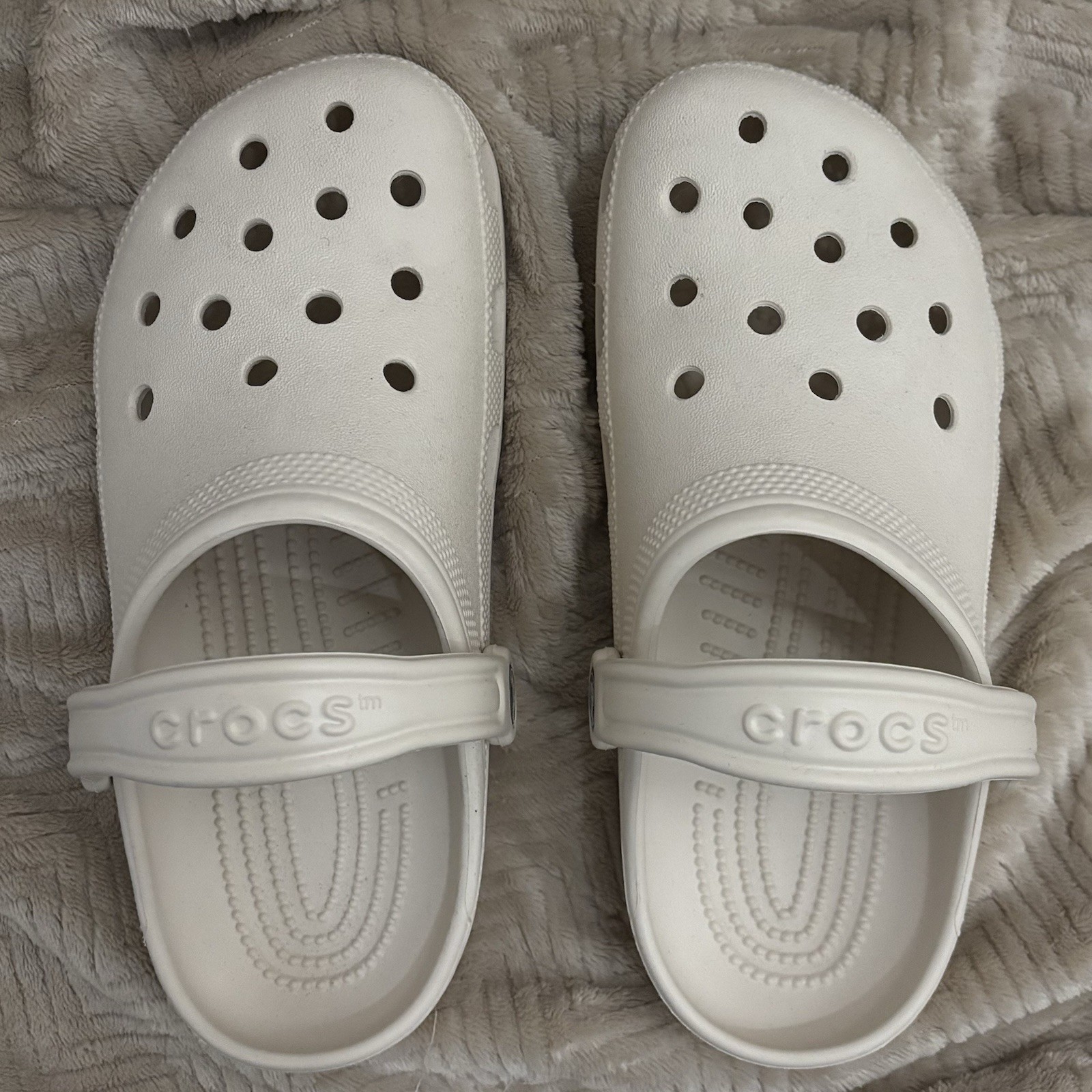 Crocs Classic Clogs size W8/M6 color Frappé