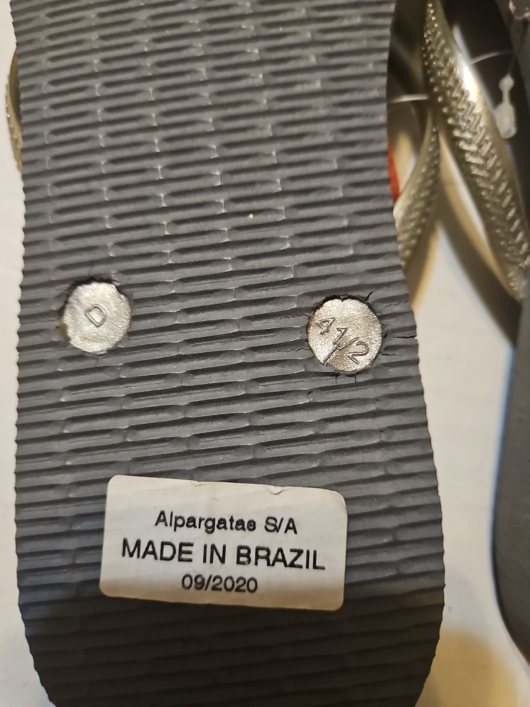 Havaianas Unisex Thong Flip-Flop Light Gold Sandal 4000030 Size: 11/12W NEW