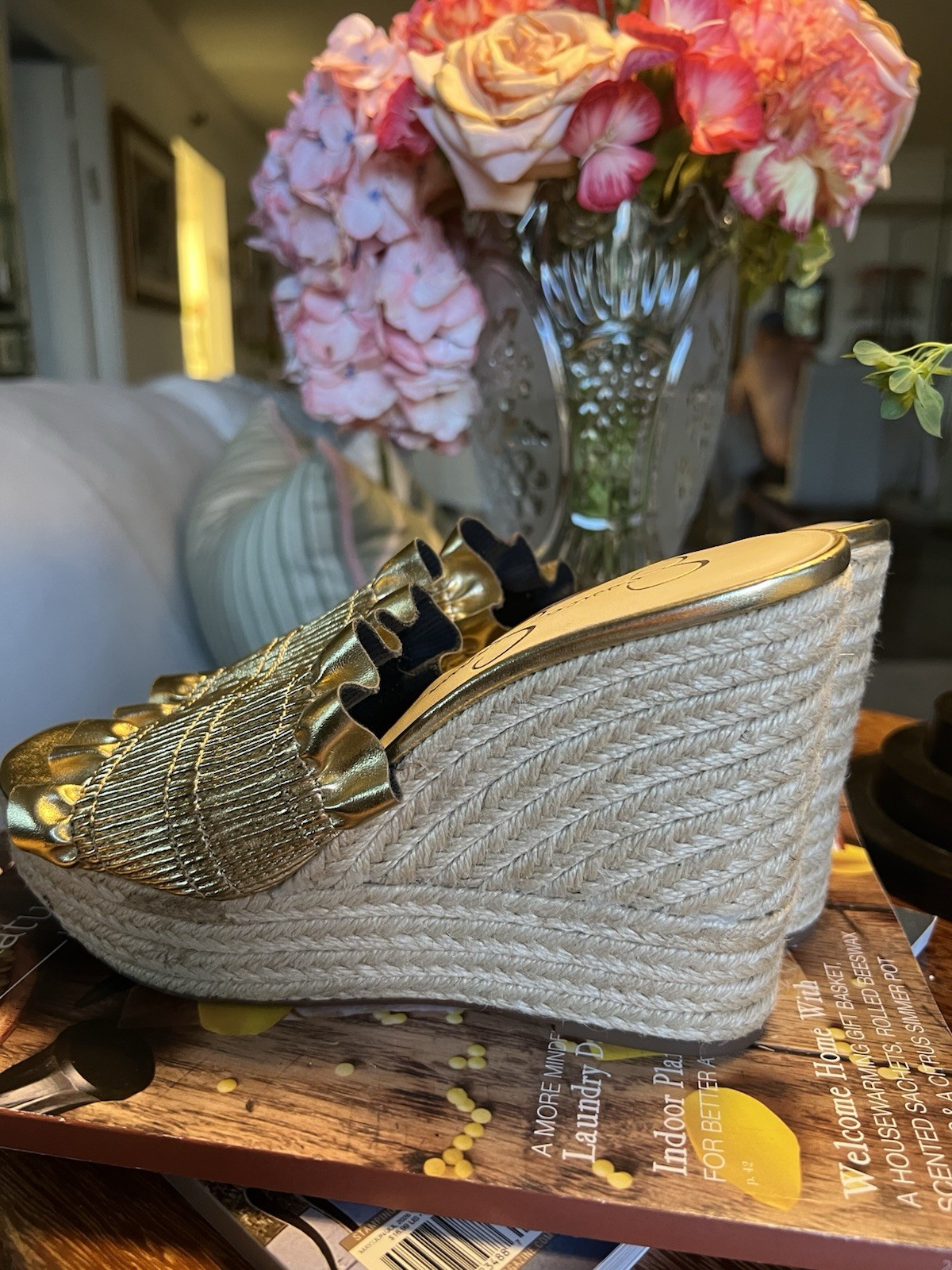 Jessica Simpson Serilda Gold Ruffled Smocked Espadrille Wedge Sandals Sz 8.5M