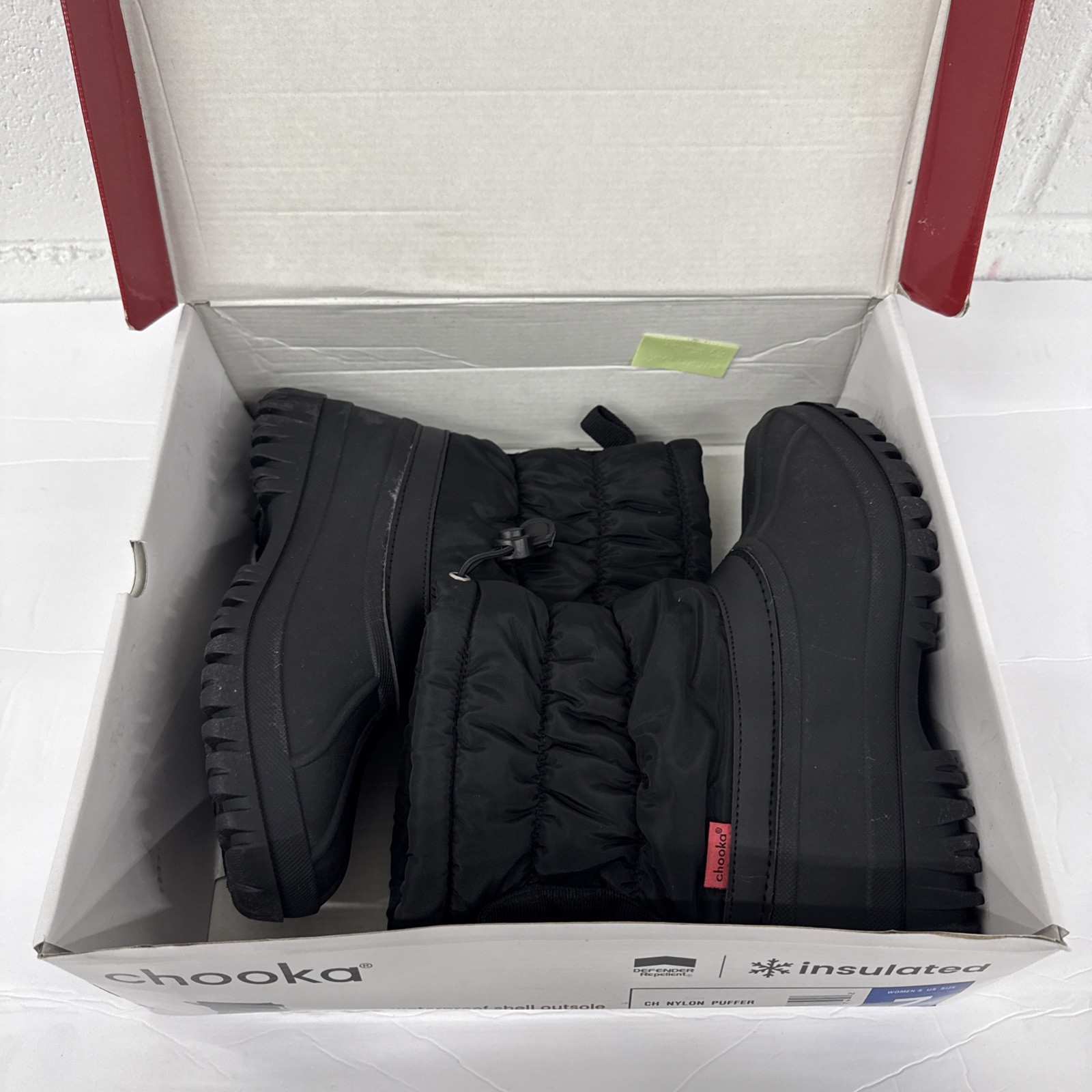 New in Box Chooka Women’s Size 7 Insulated Nylon Puffer Snow Boots Black