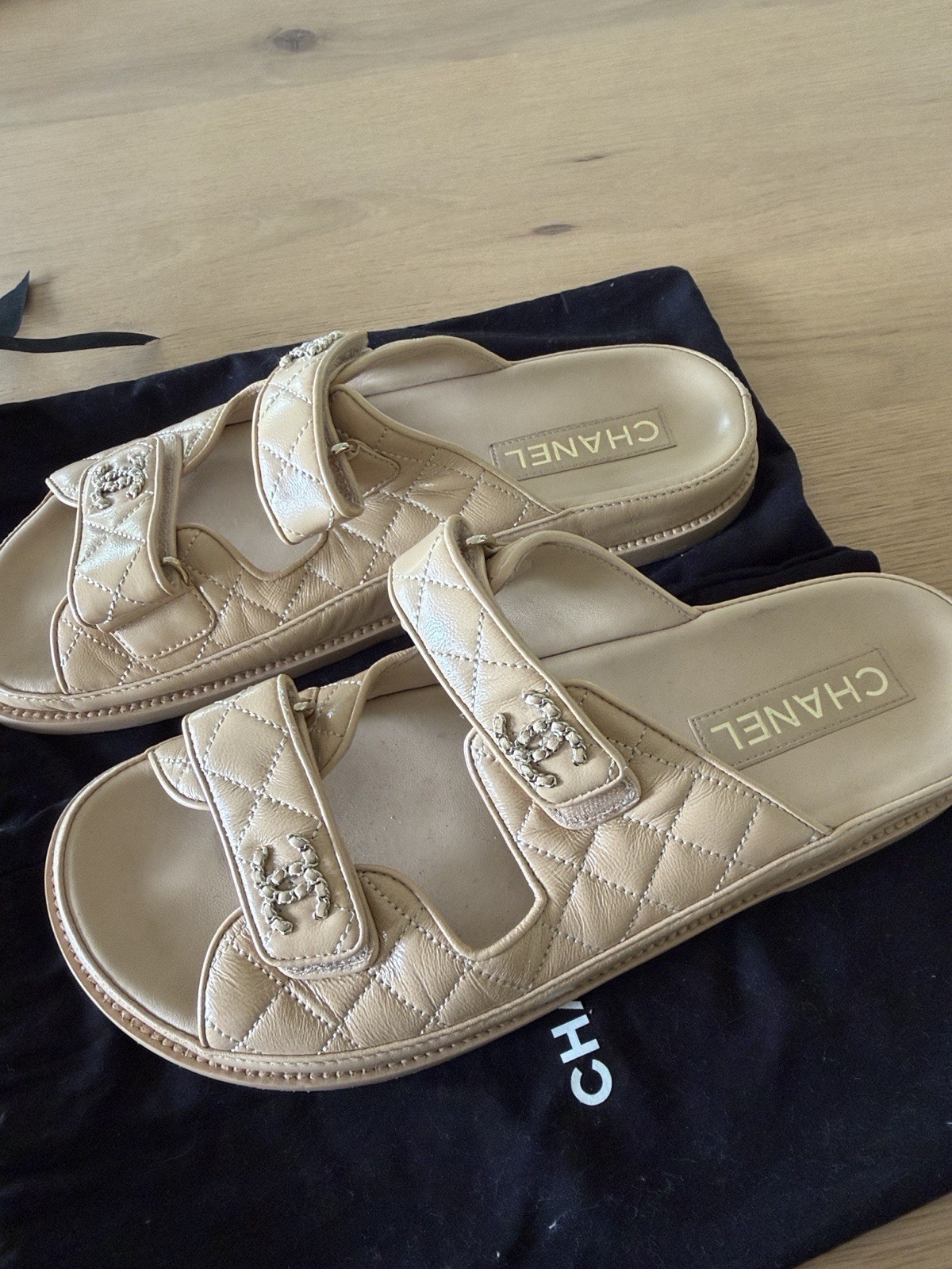 Chanel 24P Beige Quilted Lambskin CC Dad Slide Sandals Size 40.5/10.5