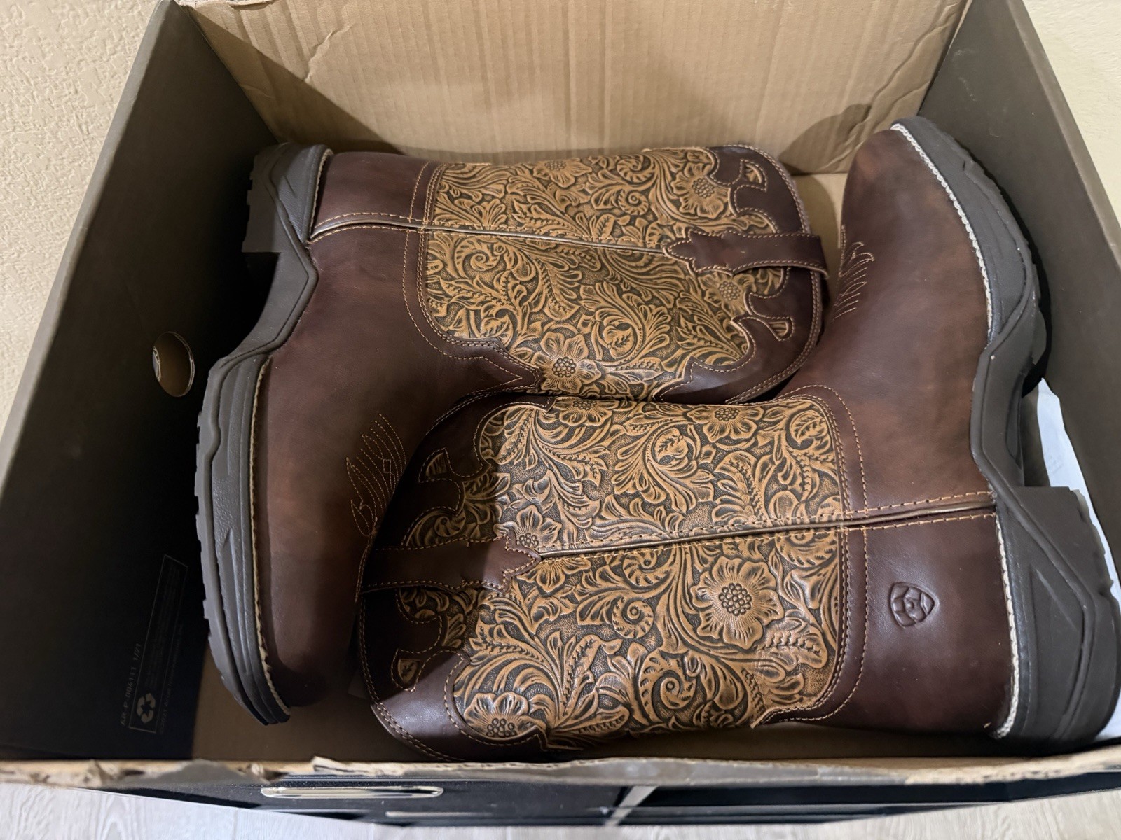 NeW Ariat Womens Anthem Savanna Square Toe Cowboy Boots Size 11 B Embossed $150