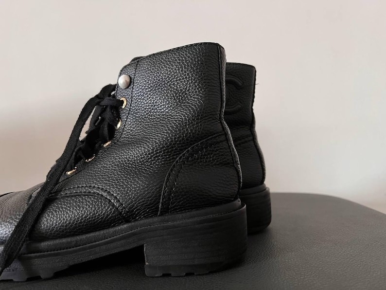 Chanel Combat Boots Black Grained Leather Pearl Logo EU 38 US 7.5 Made in Italy