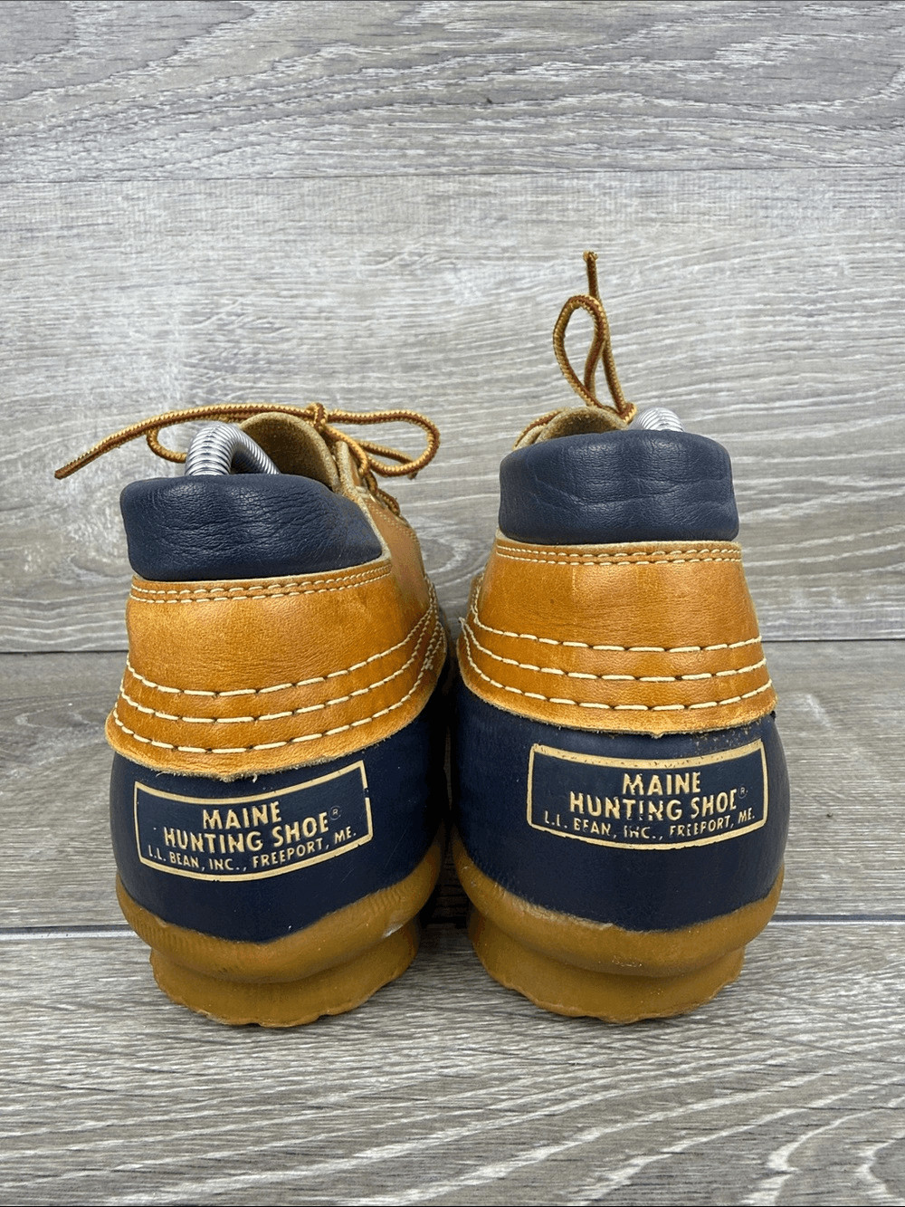 L.L. Bean Maine Hunting Shoe Women’s Sz 8 Waterproof Tan Leather Navy Moc Boots