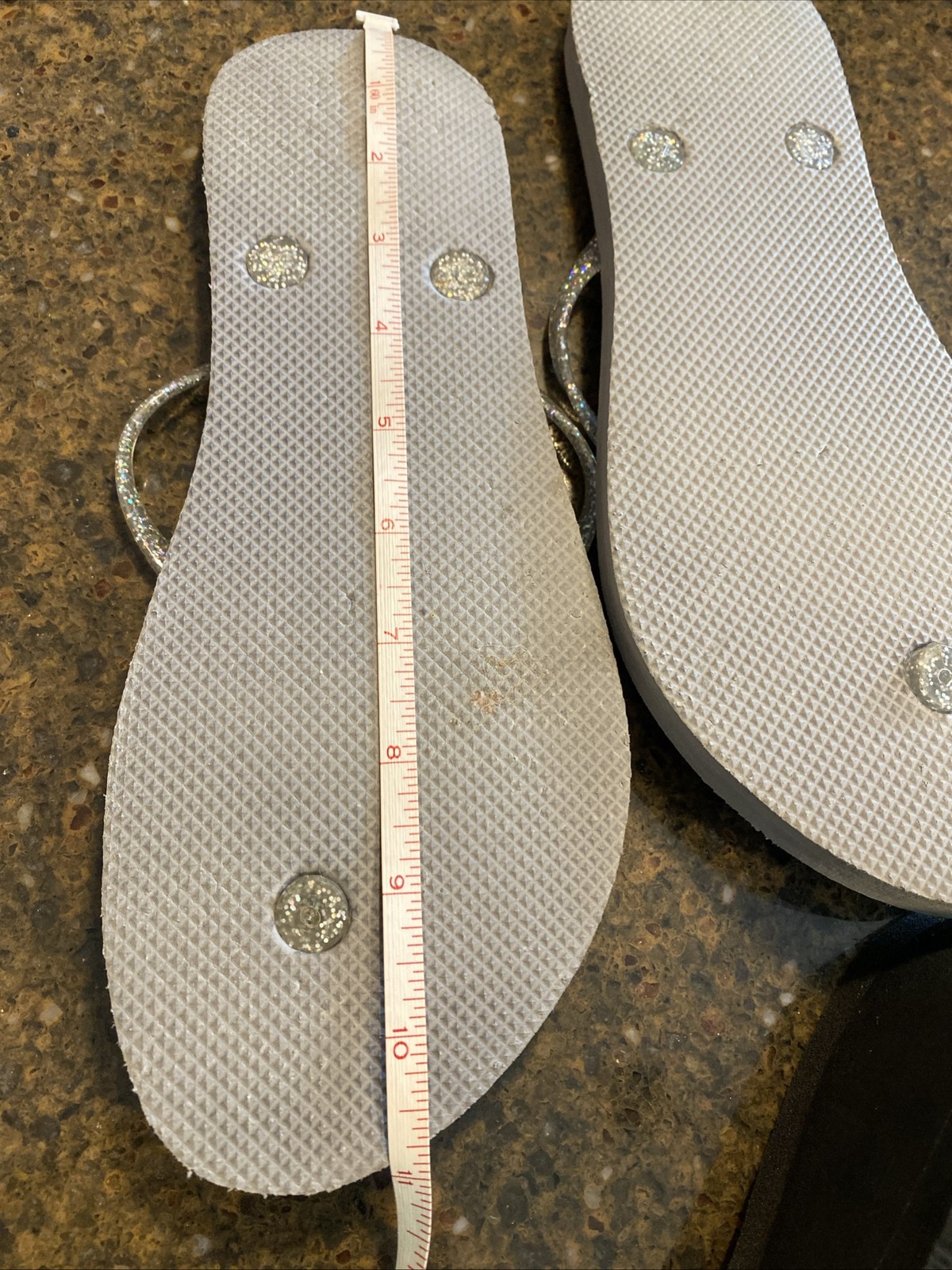 Old Navy size 9 NWOT Grey Gray Flip Flops Sparkle Summertime Cute Wedding