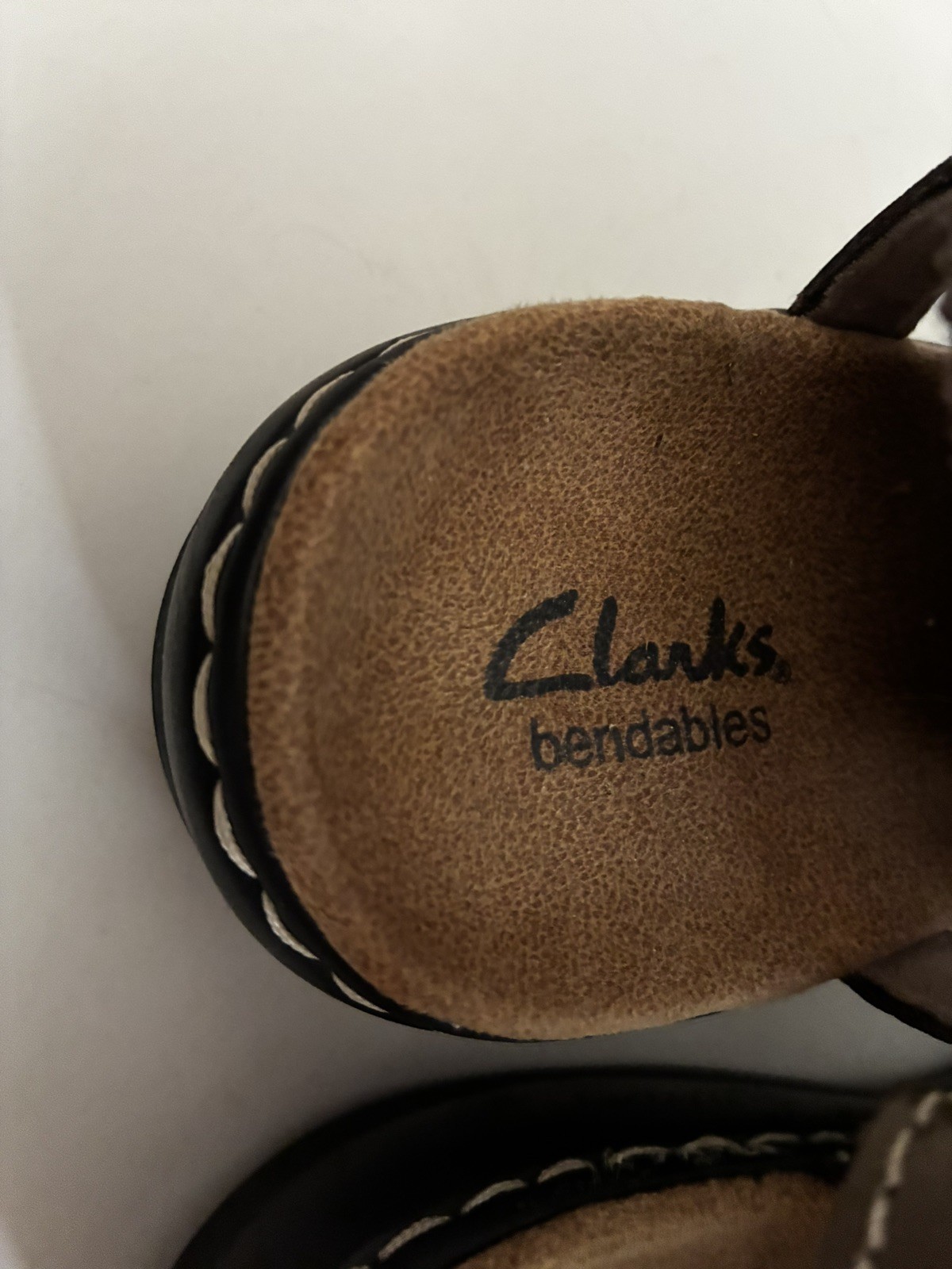 New Ladies Clarks Bendable Leather Sandals, Taupe Beautiful Color, 11 M Classy
